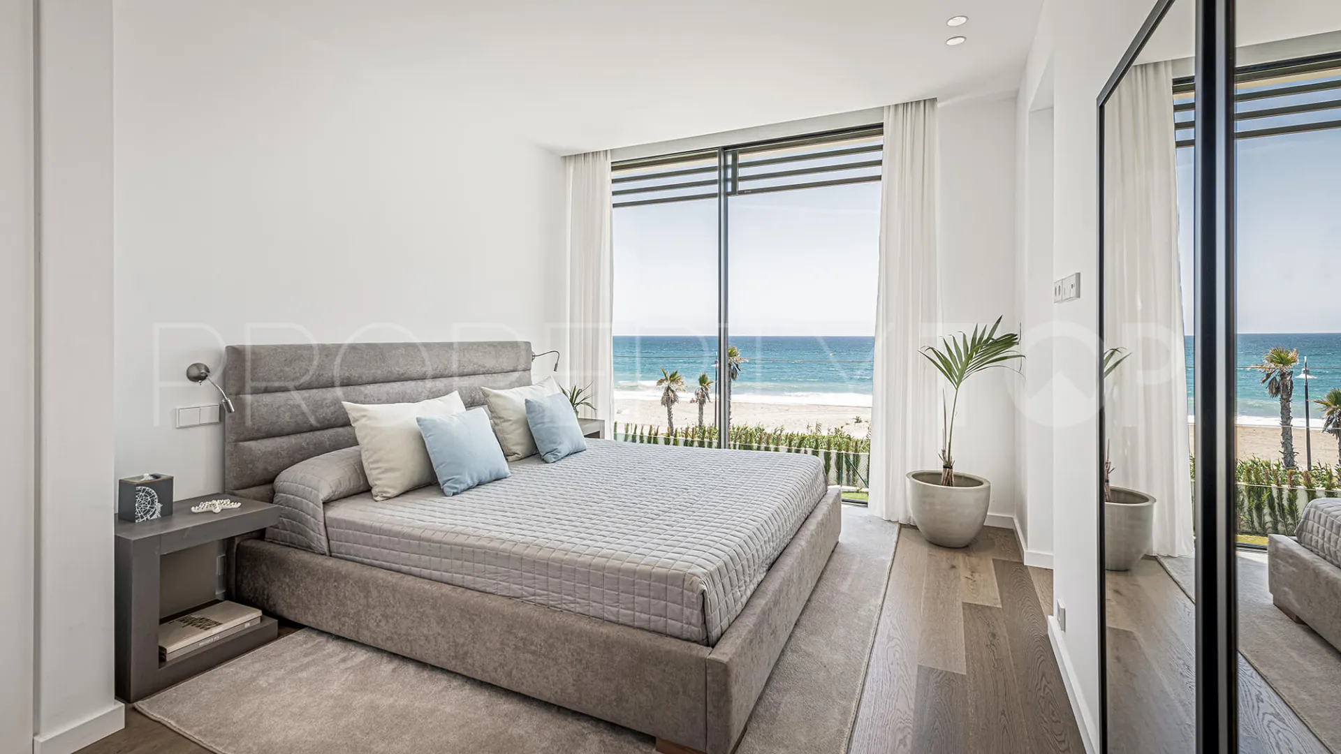 Villa en venta con 5 dormitorios en Beach Side New Golden Mile