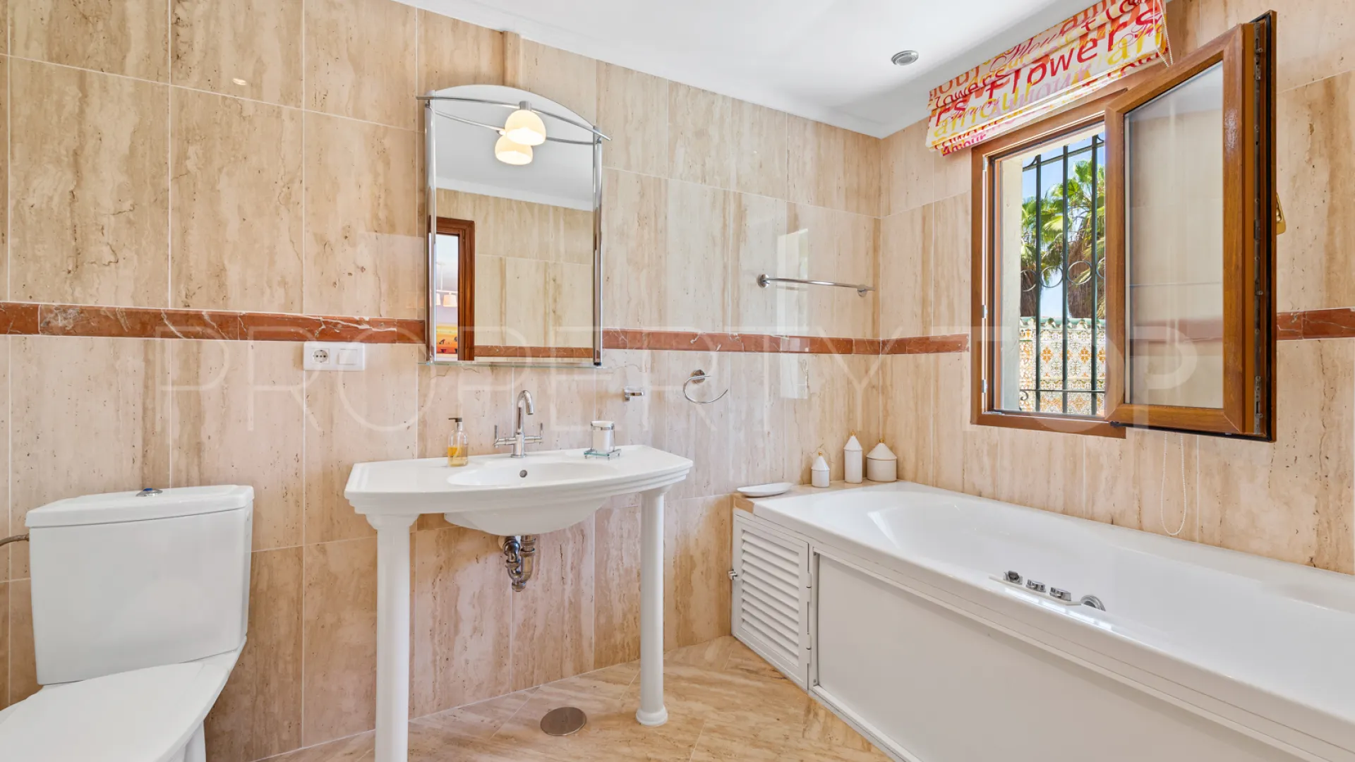 Villa for sale in Guadalobon