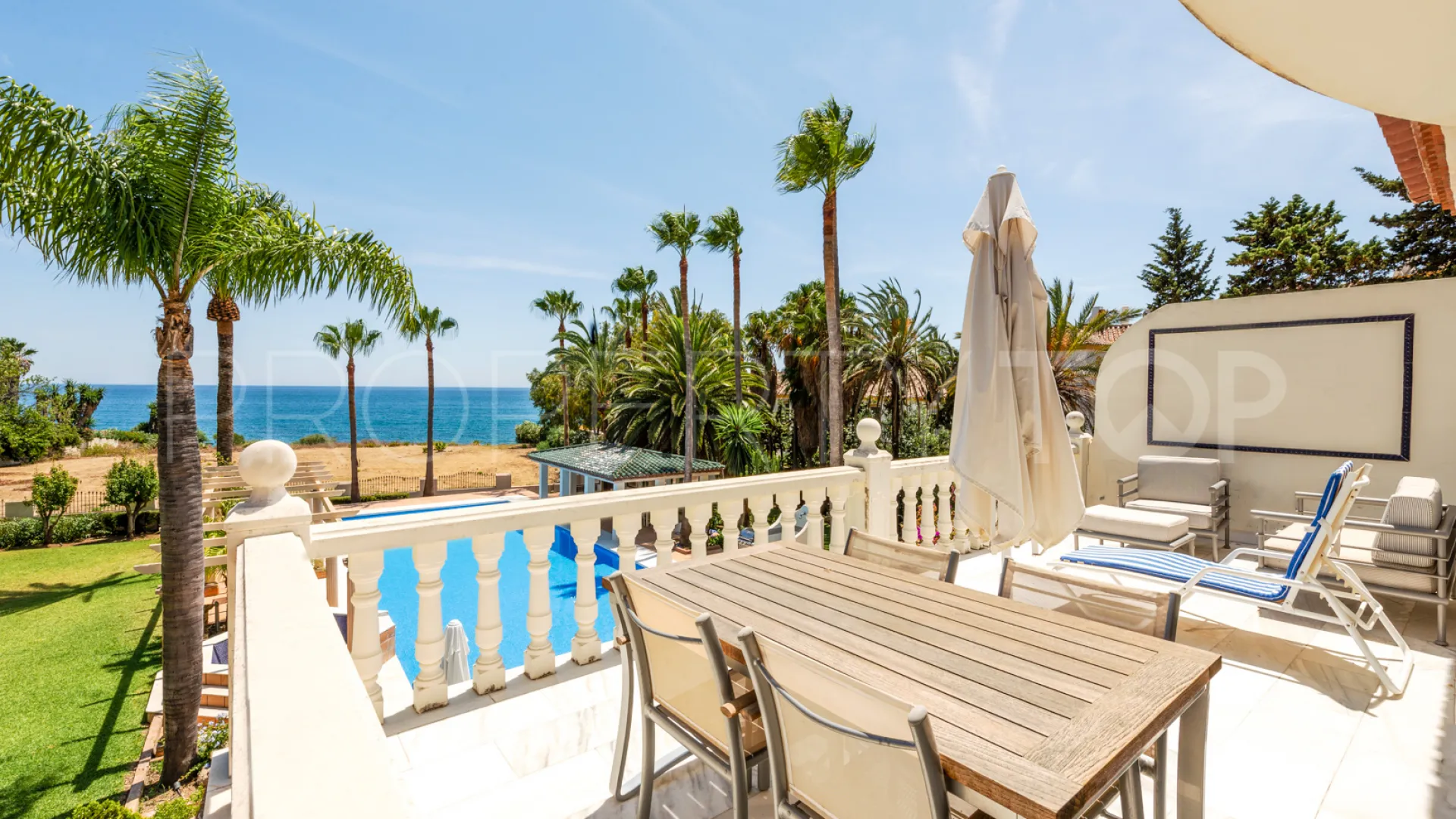 Villa for sale in Guadalobon