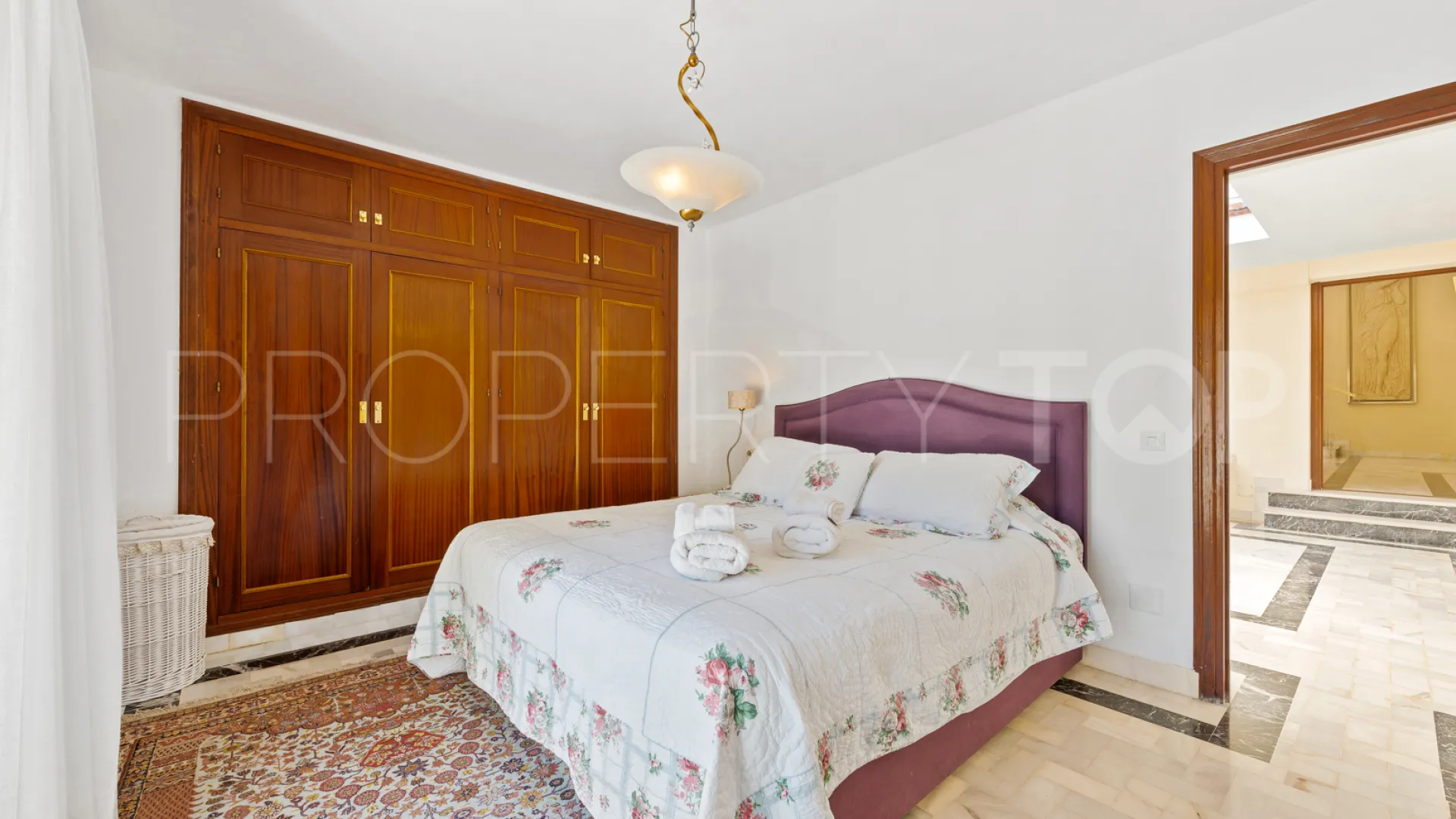 Villa for sale in Guadalobon