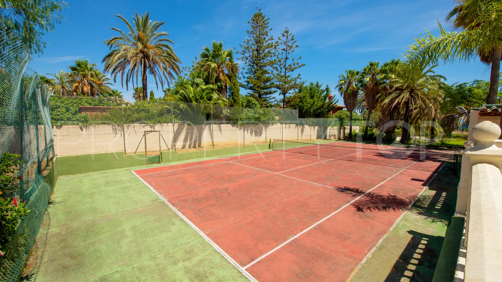 Villa for sale in Guadalobon