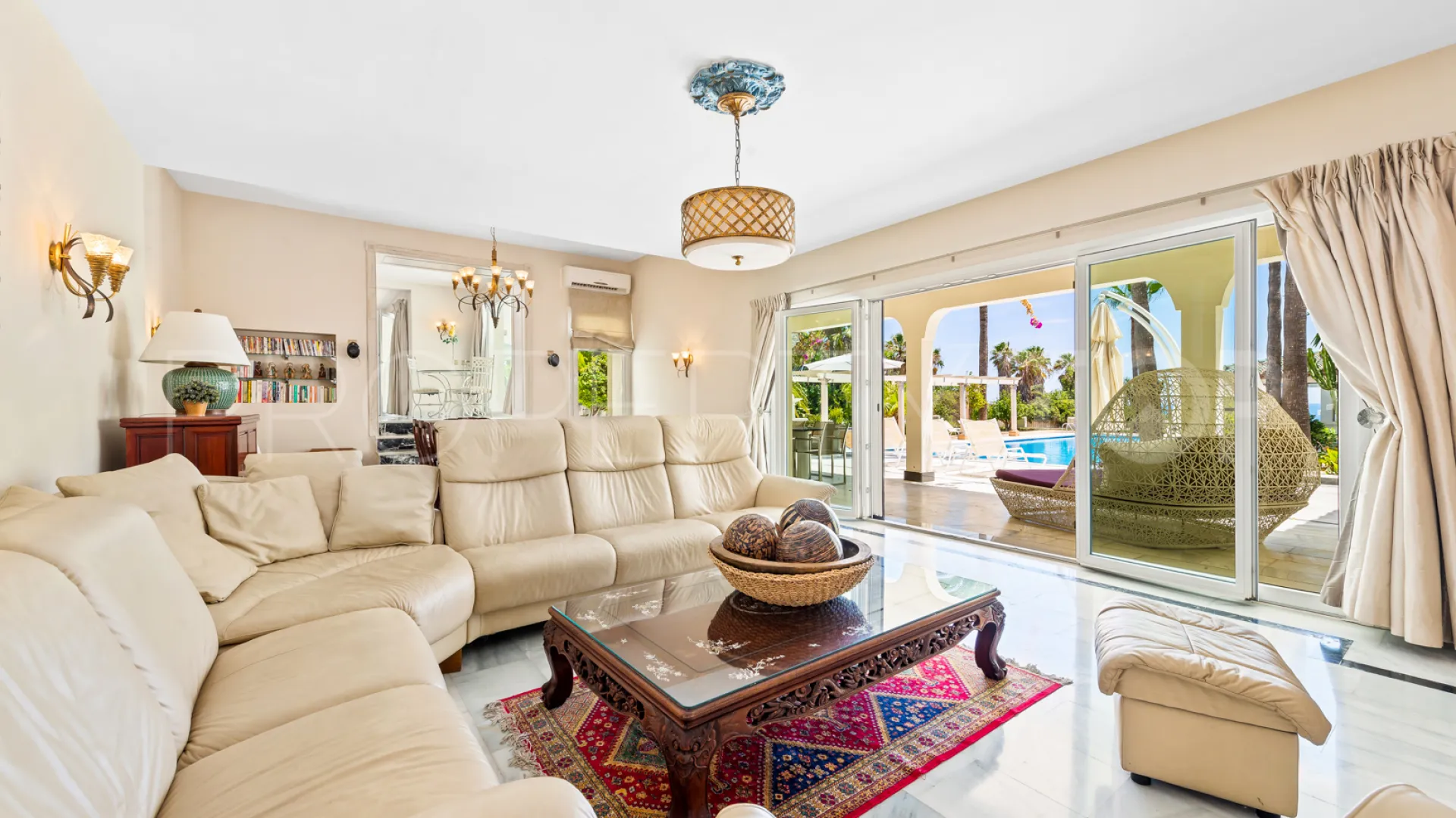 Villa for sale in Guadalobon