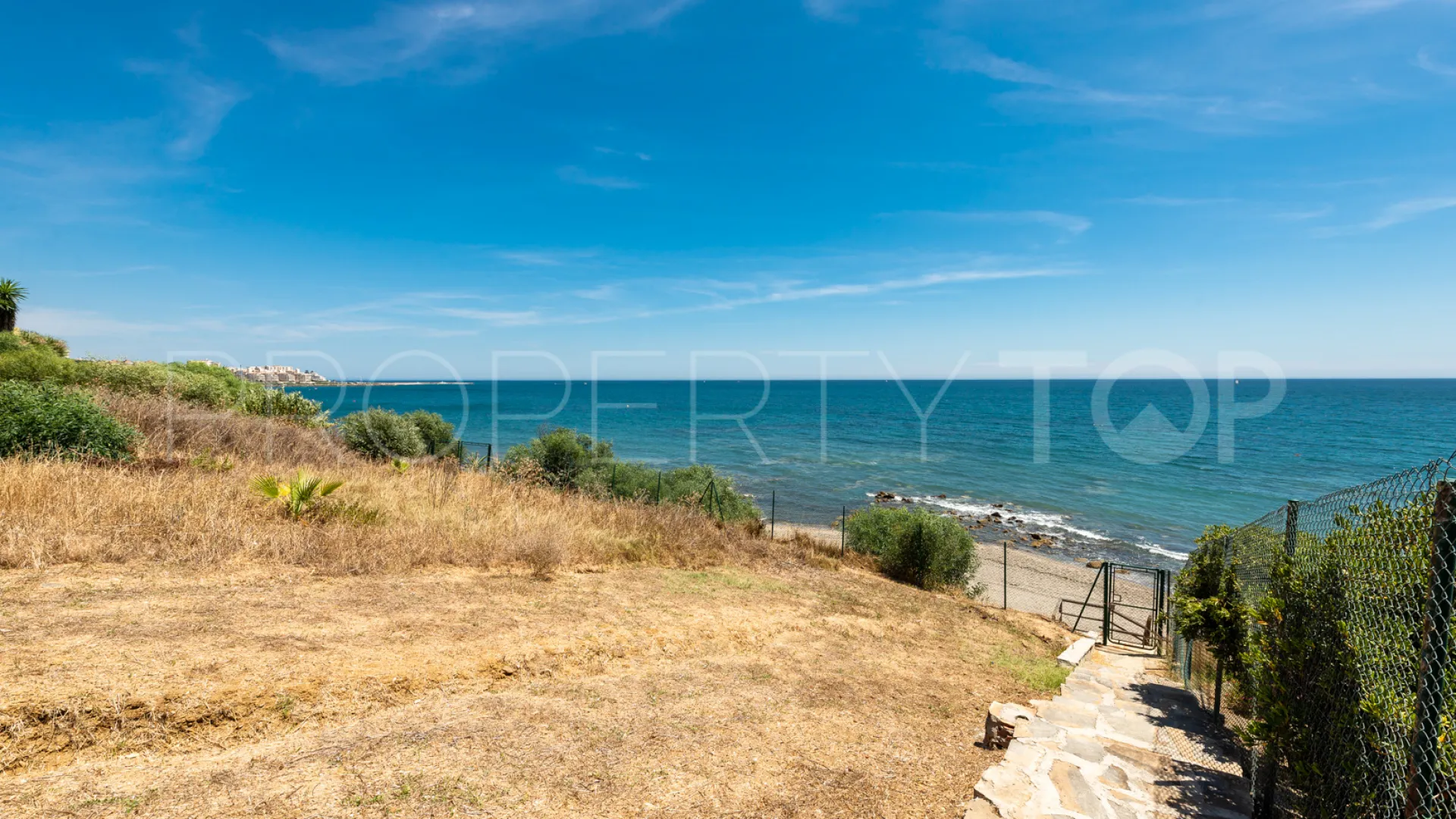 Villa for sale in Guadalobon