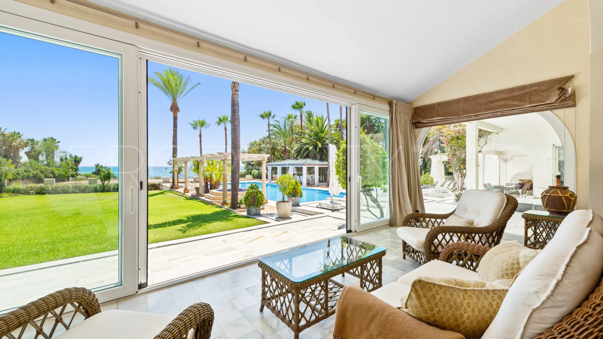 Villa for sale in Guadalobon
