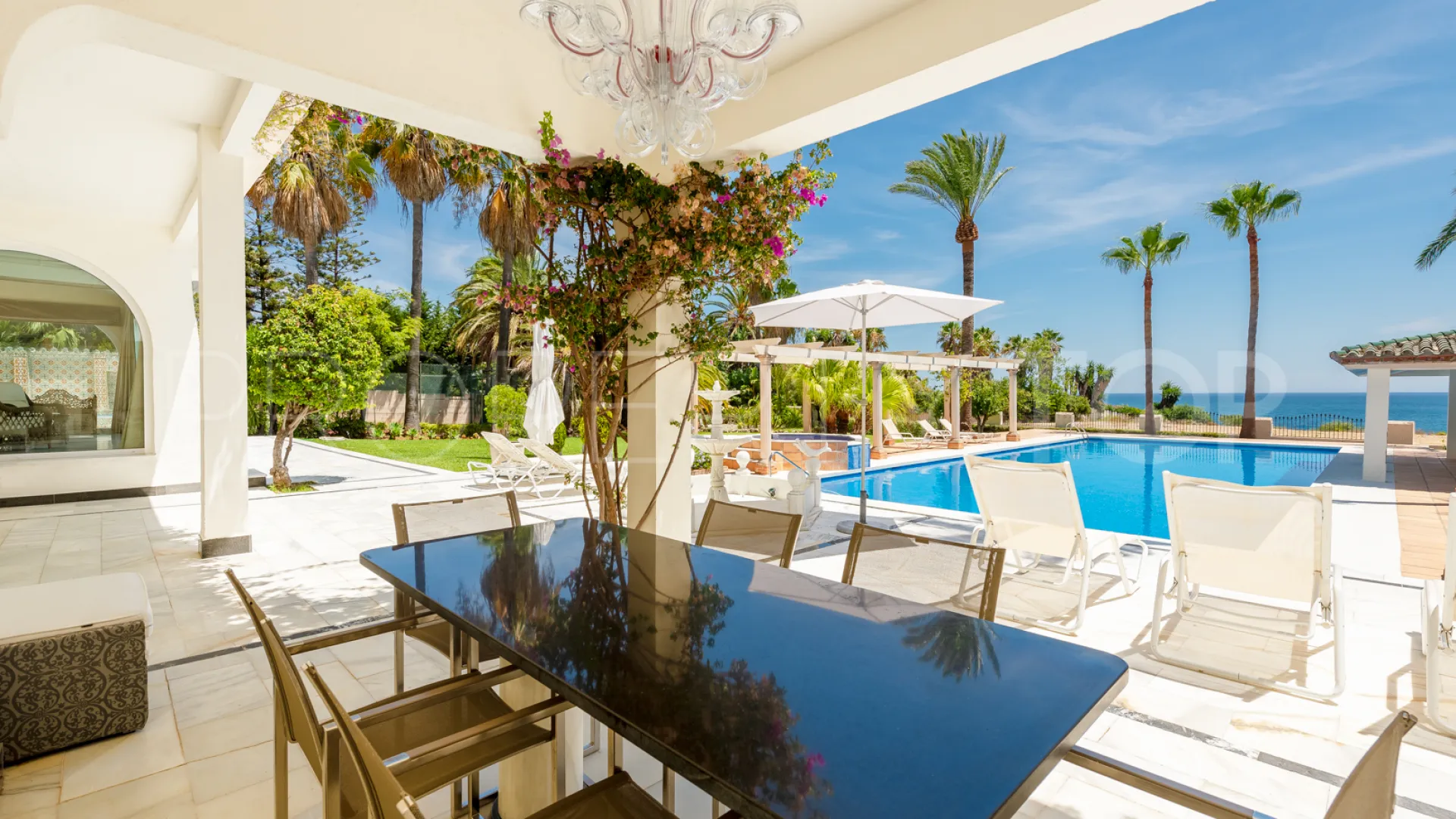 Villa for sale in Guadalobon
