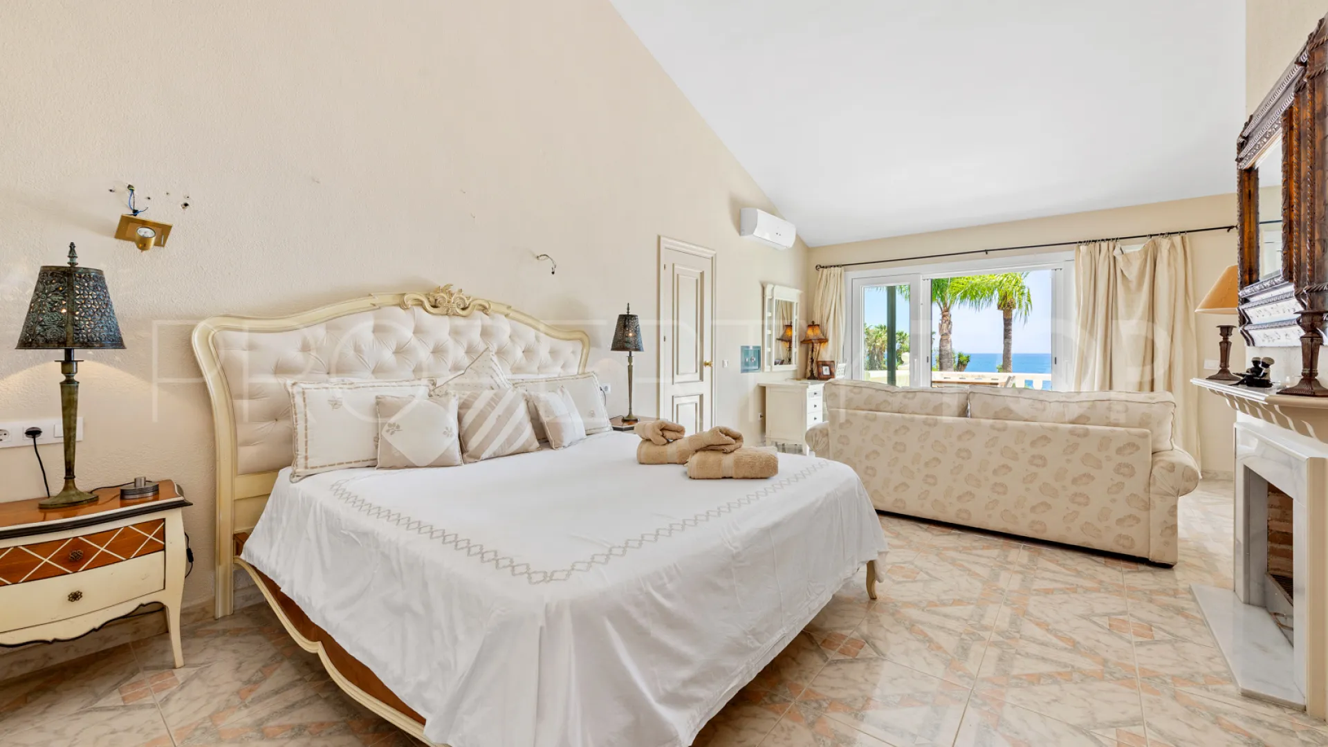 Villa for sale in Guadalobon