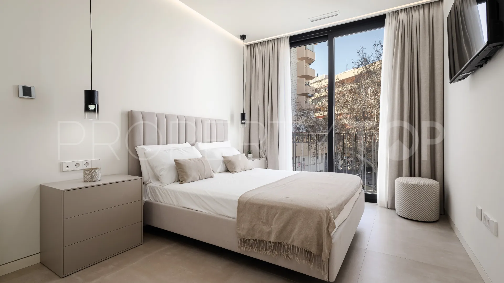 Atico duplex con 4 dormitorios a la venta en Marbella Centro