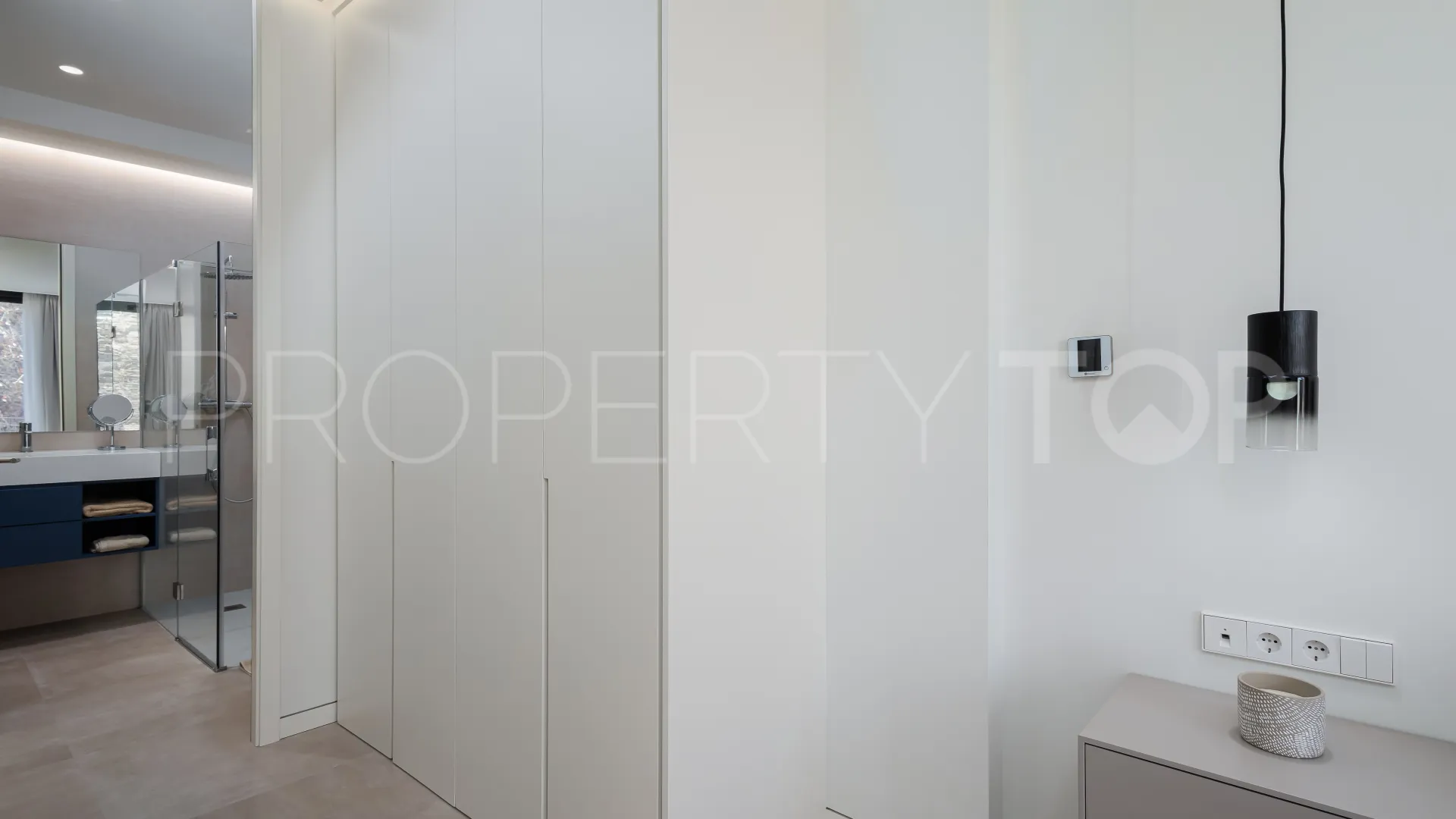 Atico duplex con 4 dormitorios a la venta en Marbella Centro