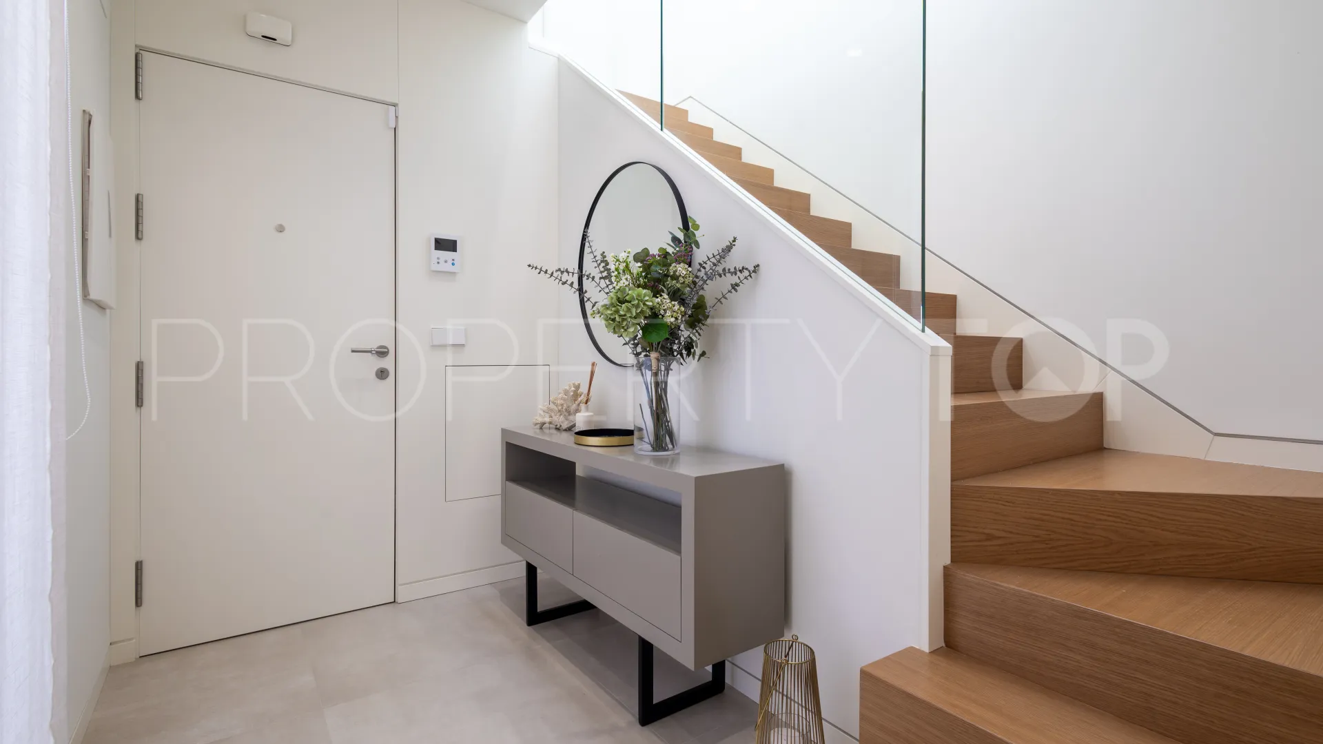 Atico duplex con 4 dormitorios a la venta en Marbella Centro