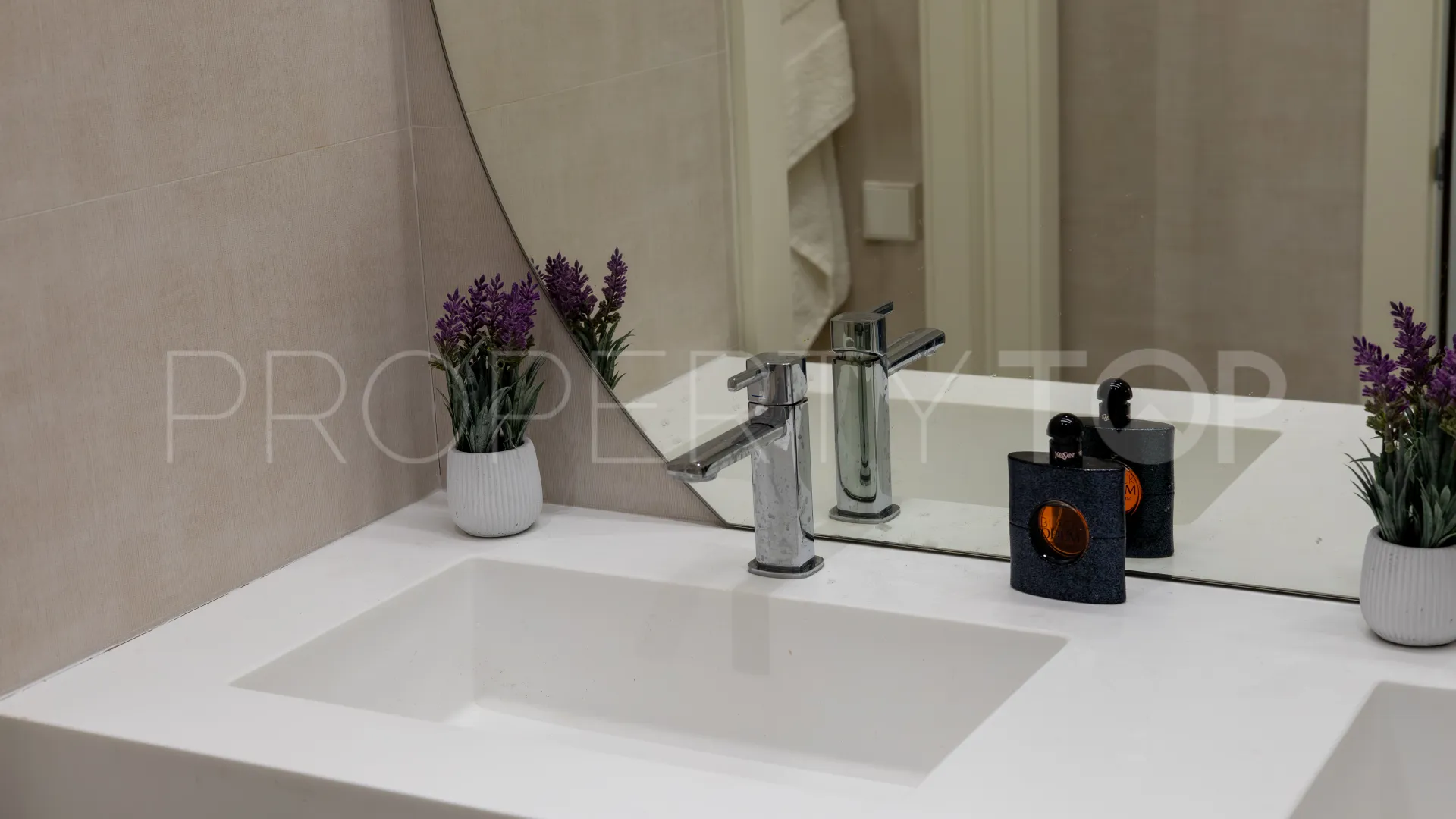 Atico duplex con 4 dormitorios a la venta en Marbella Centro