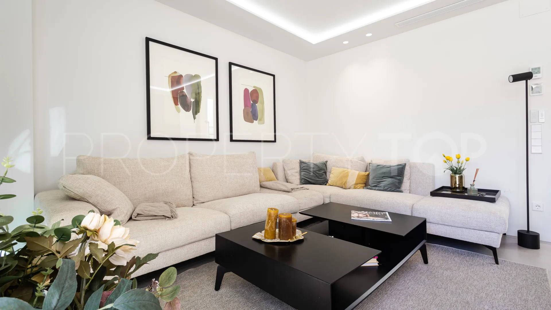Atico duplex con 4 dormitorios a la venta en Marbella Centro