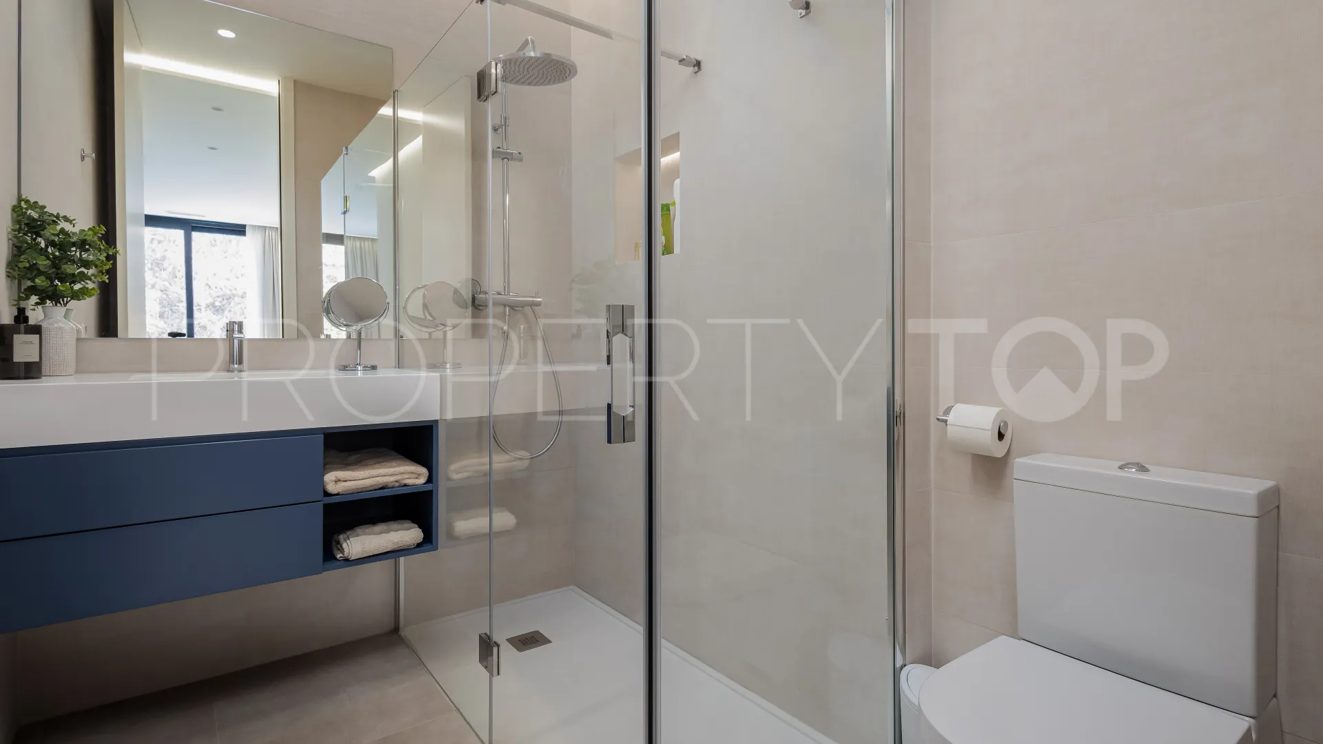 Atico duplex con 4 dormitorios a la venta en Marbella Centro