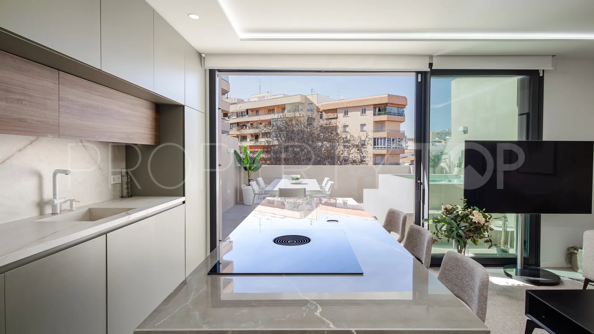 Atico duplex con 4 dormitorios a la venta en Marbella Centro