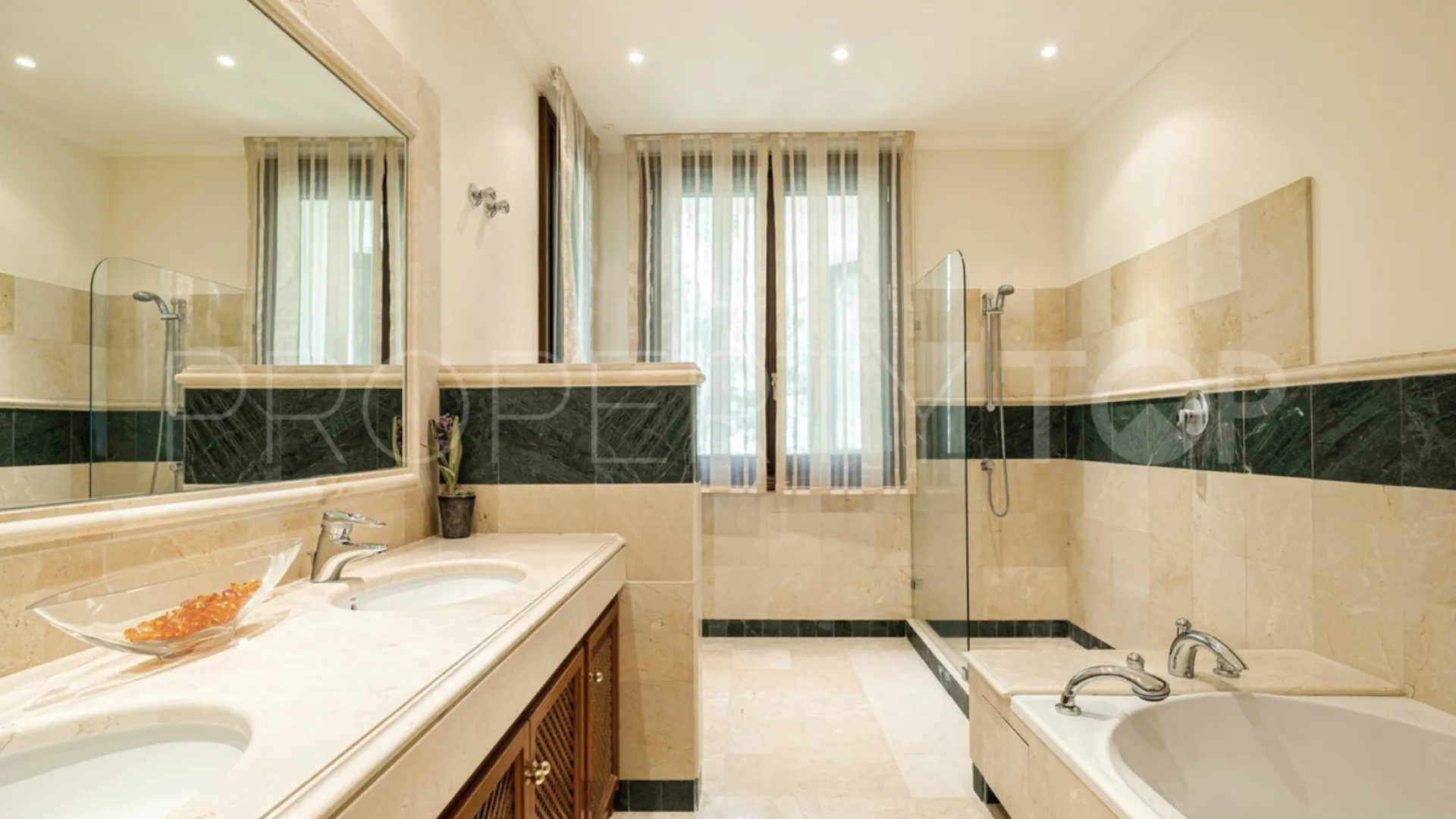 Comprar villa en La Zagaleta con 7 dormitorios