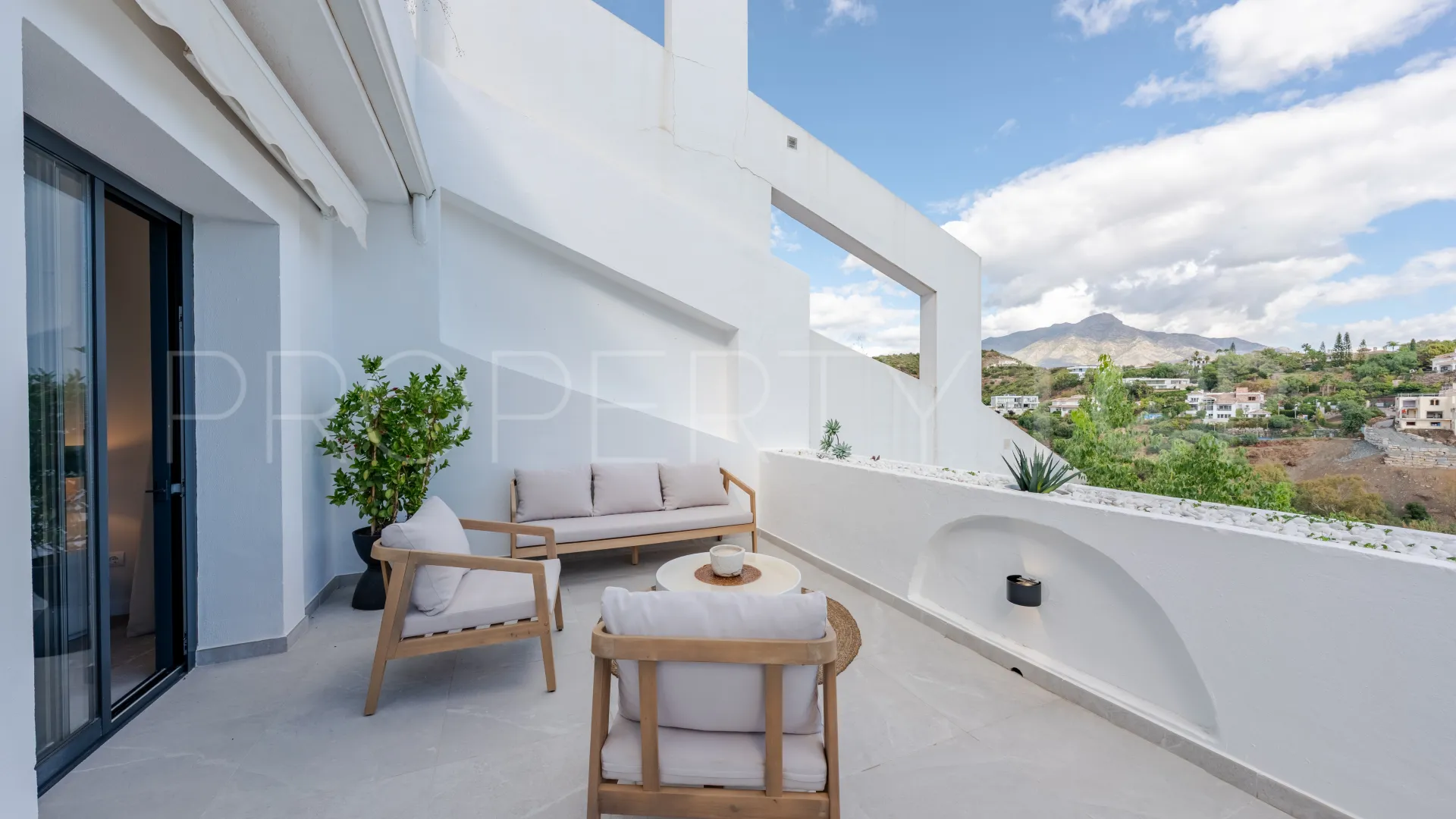 For sale apartment in La Quinta with 3 bedrooms