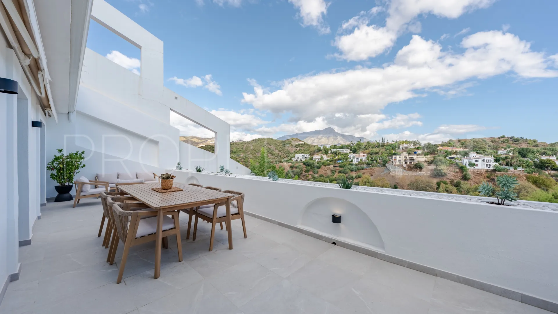 For sale apartment in La Quinta with 3 bedrooms