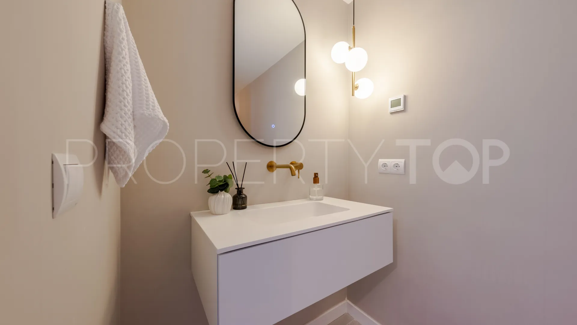 For sale apartment in La Quinta with 3 bedrooms