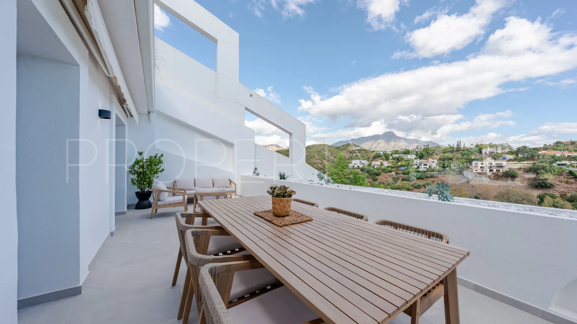 For sale apartment in La Quinta with 3 bedrooms