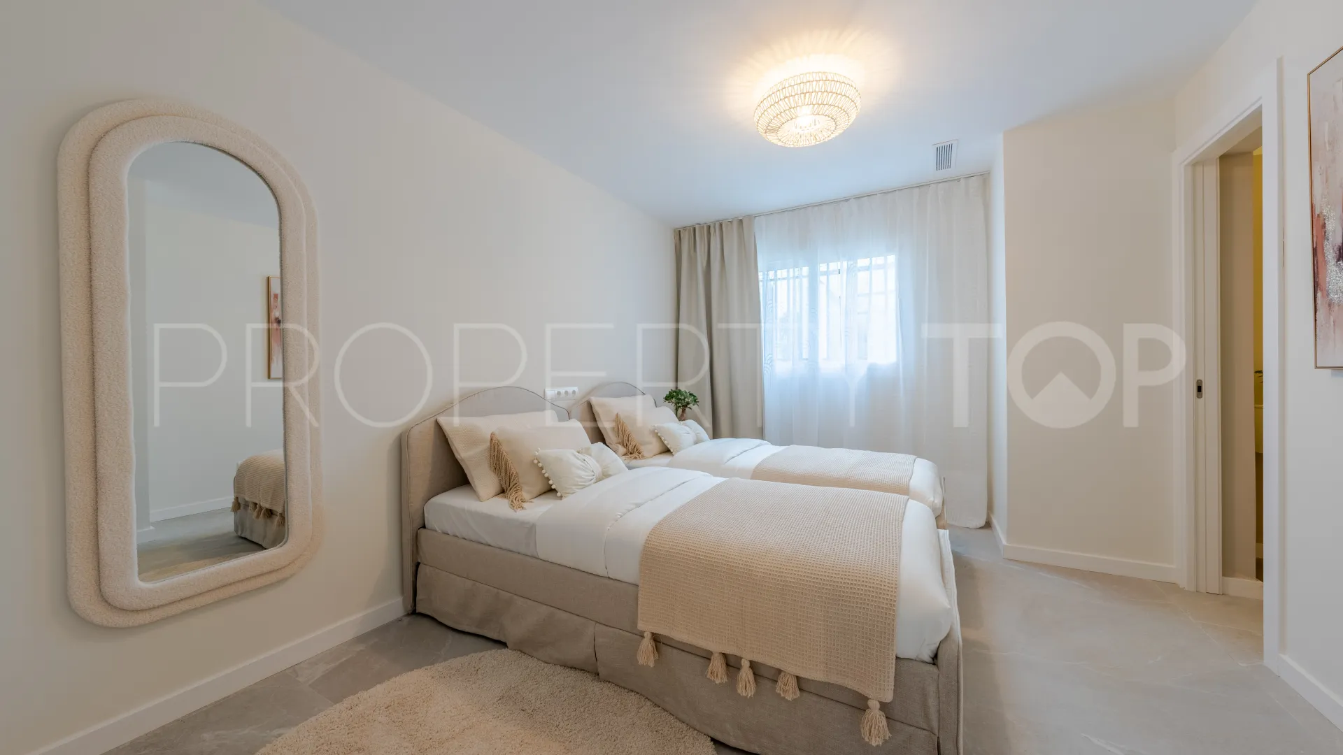 For sale apartment in La Quinta with 3 bedrooms