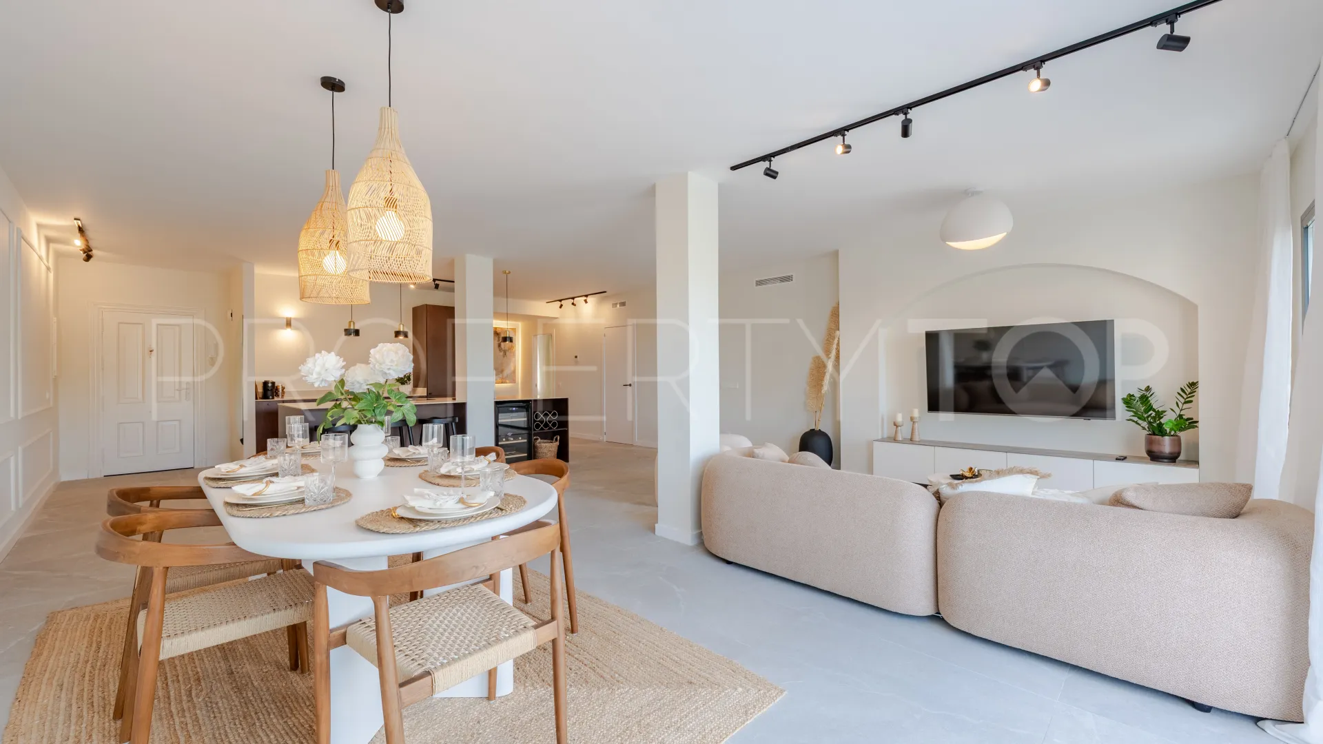 For sale apartment in La Quinta with 3 bedrooms