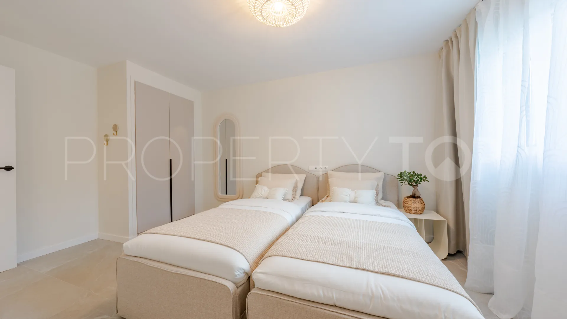 For sale apartment in La Quinta with 3 bedrooms
