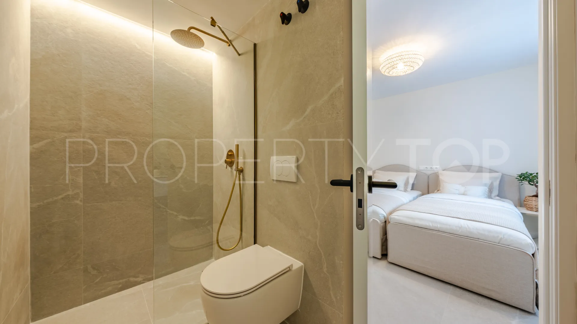 For sale apartment in La Quinta with 3 bedrooms