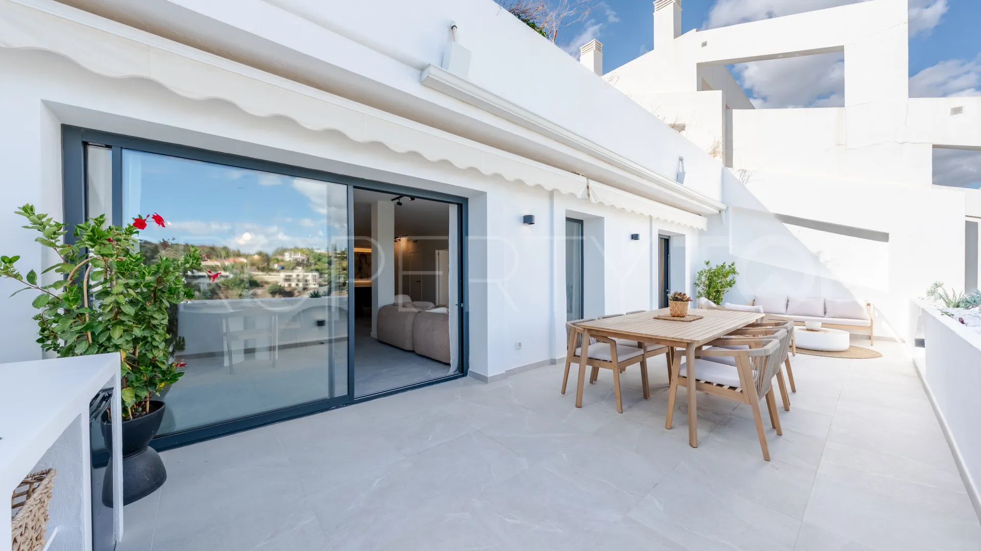 For sale apartment in La Quinta with 3 bedrooms