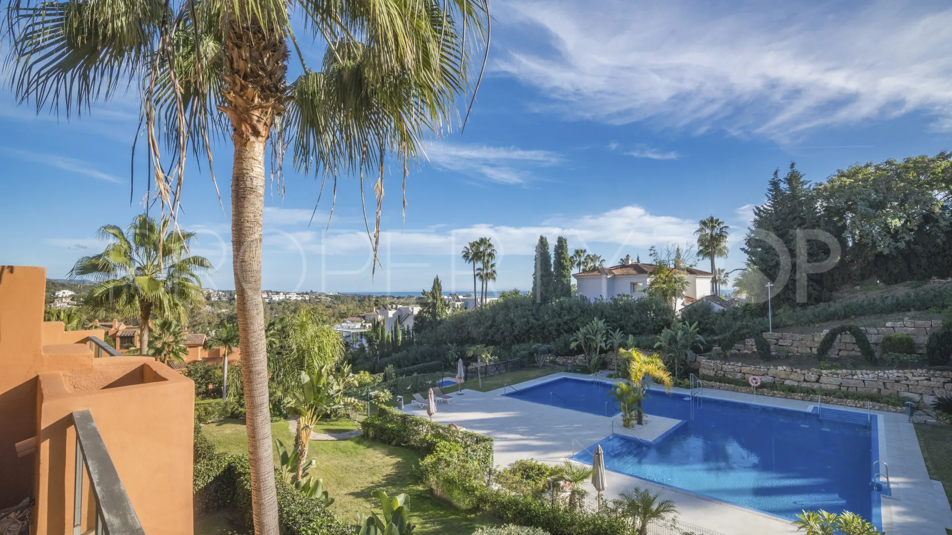 Apartamento a la venta con 3 dormitorios en Alminar de Marbella