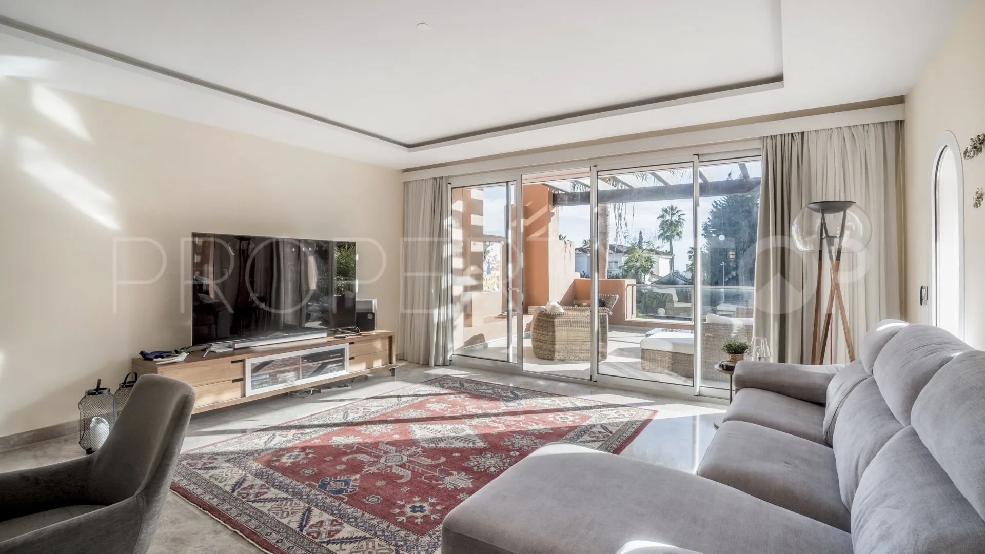 Apartamento a la venta con 3 dormitorios en Alminar de Marbella