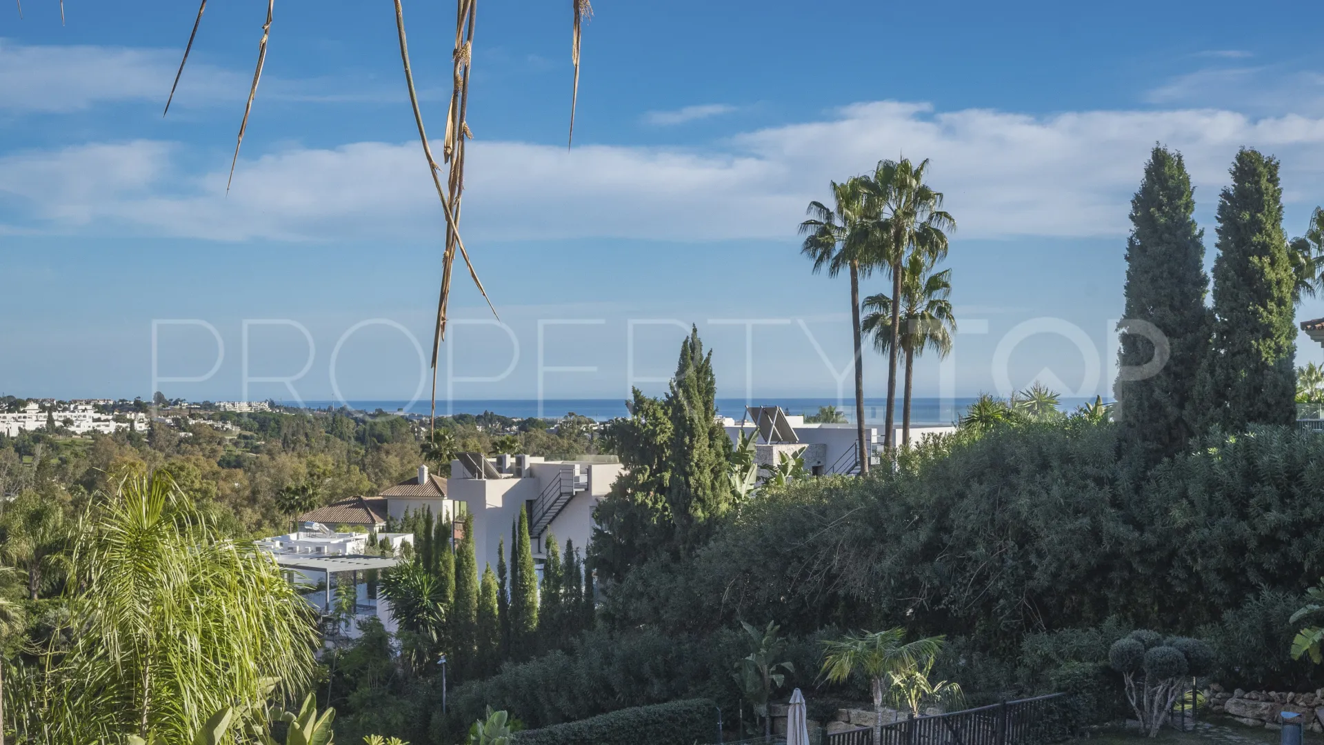 Apartamento a la venta con 3 dormitorios en Alminar de Marbella