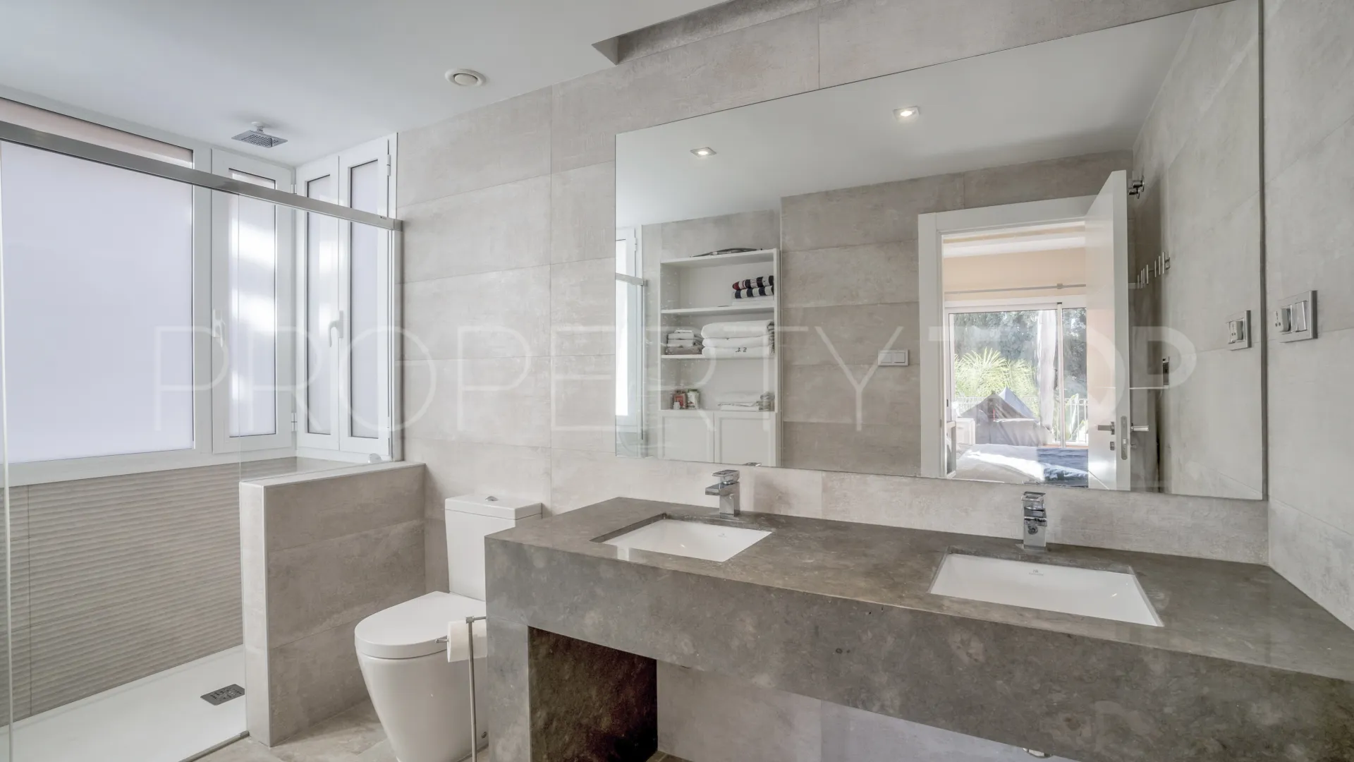 Apartamento a la venta con 3 dormitorios en Alminar de Marbella