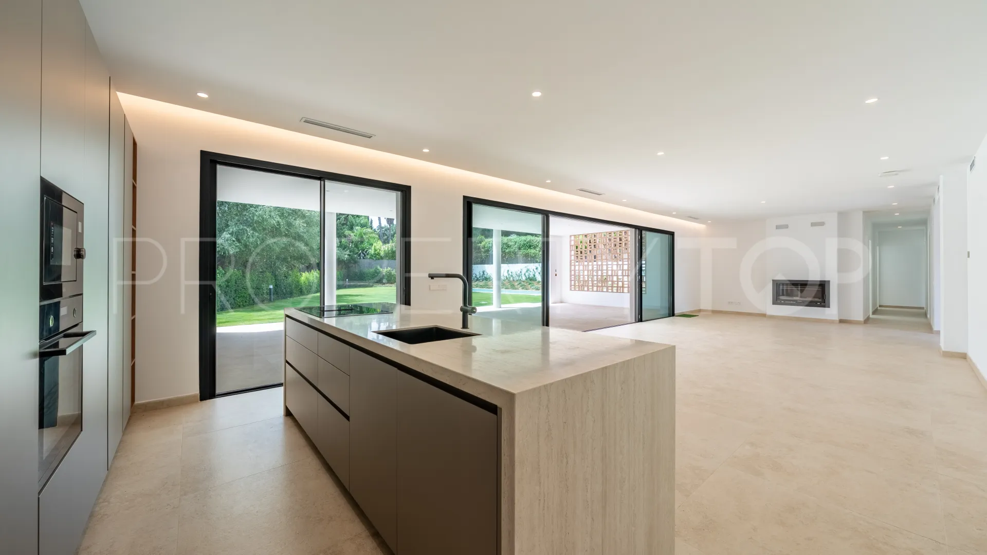 Villa with 6 bedrooms for sale in Zona B