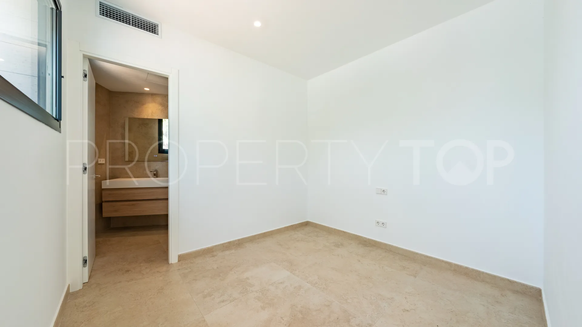 Villa with 6 bedrooms for sale in Zona B