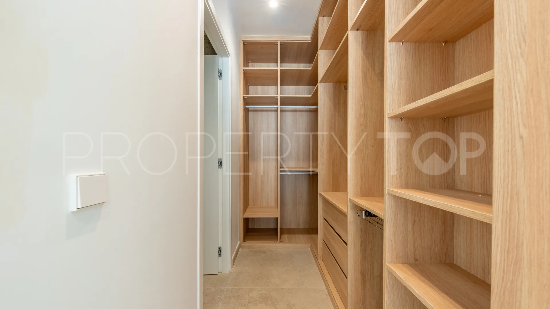 Villa with 6 bedrooms for sale in Zona B
