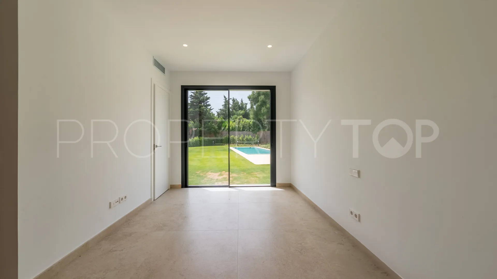 Villa with 6 bedrooms for sale in Zona B