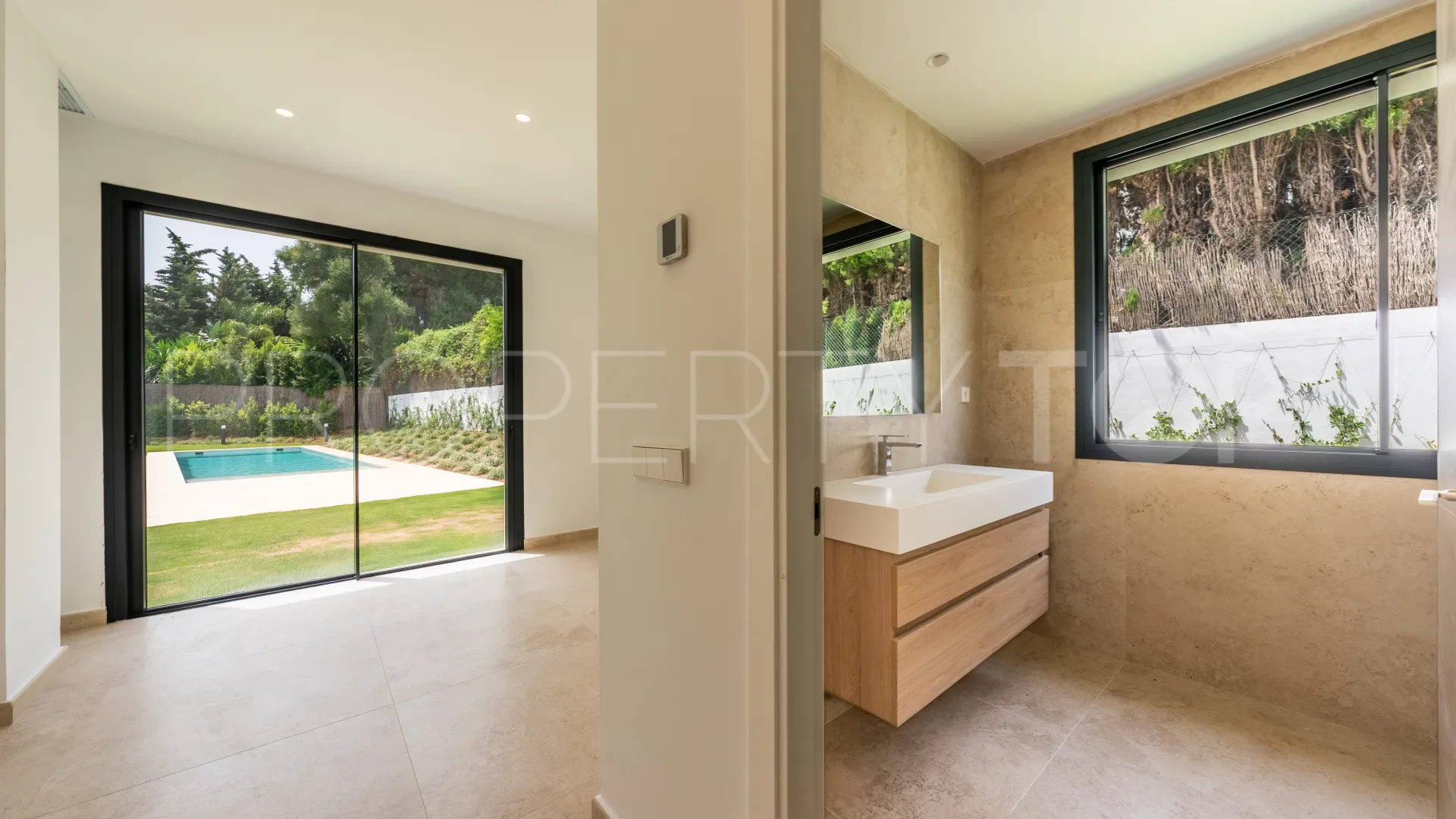 Villa with 6 bedrooms for sale in Zona B
