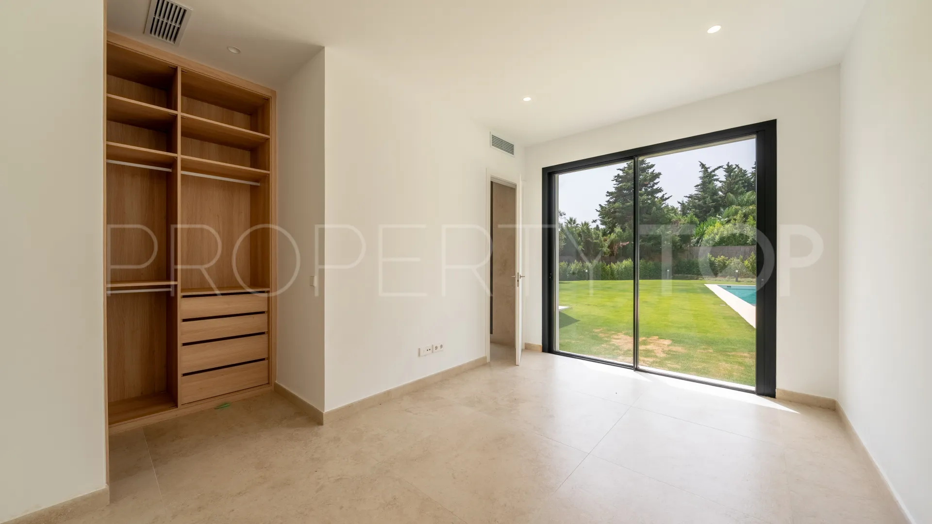 Villa with 6 bedrooms for sale in Zona B