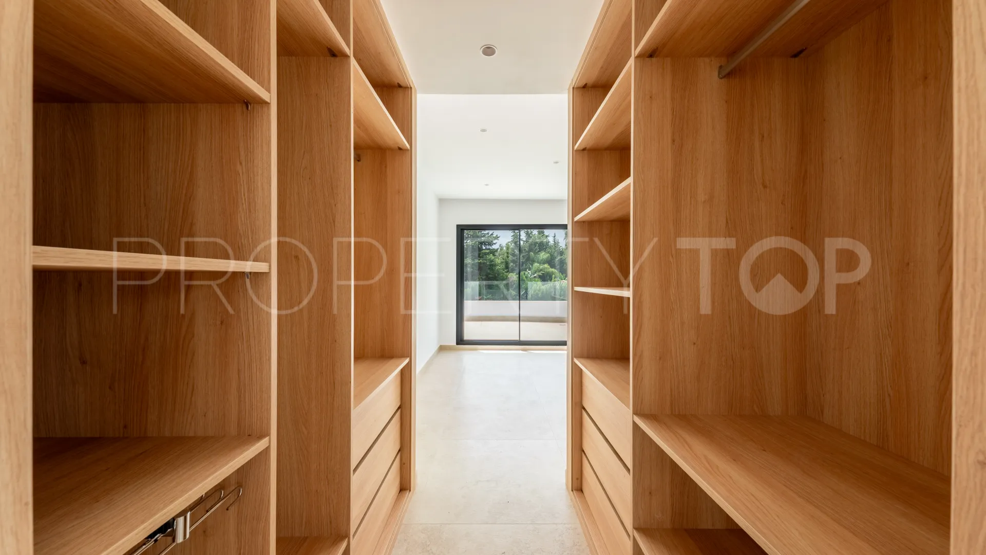 Villa with 6 bedrooms for sale in Zona B