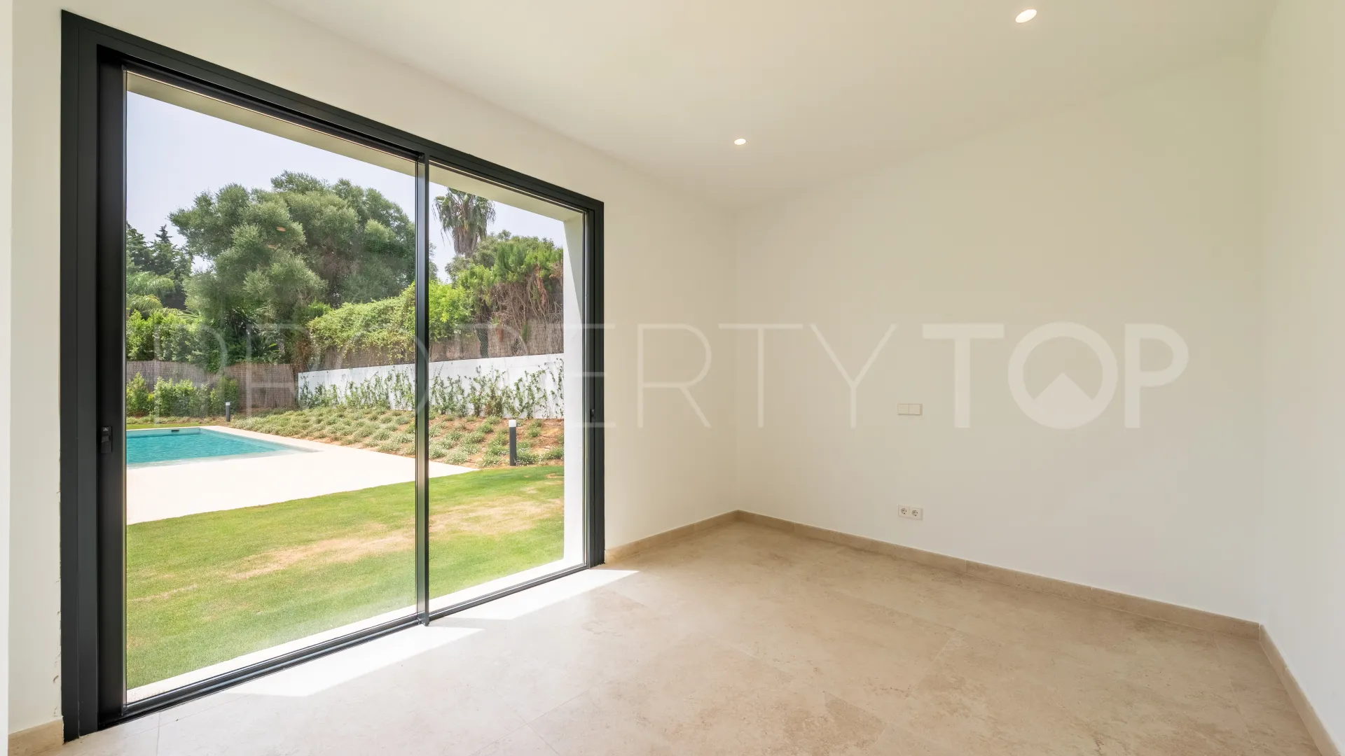 Villa with 6 bedrooms for sale in Zona B