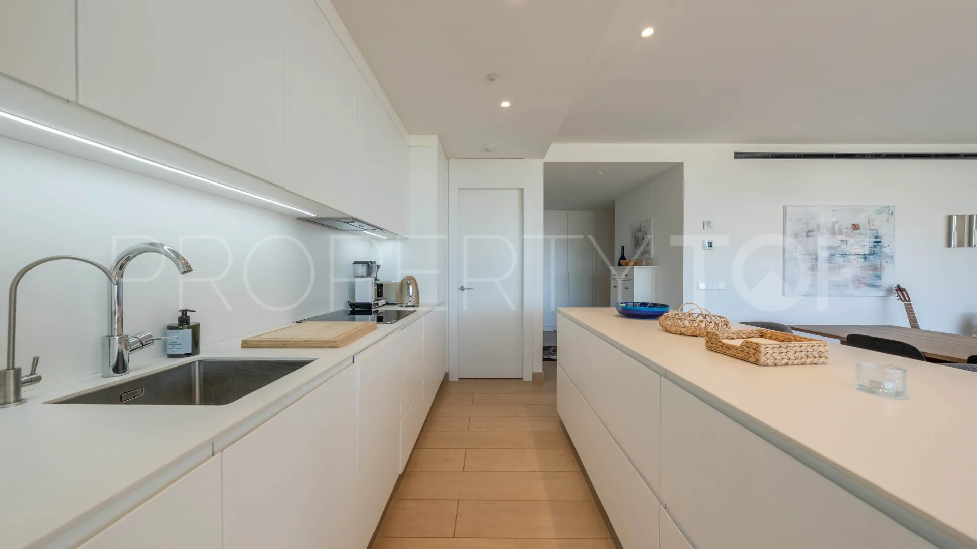 For sale El Higueron 2 bedrooms ground floor apartment