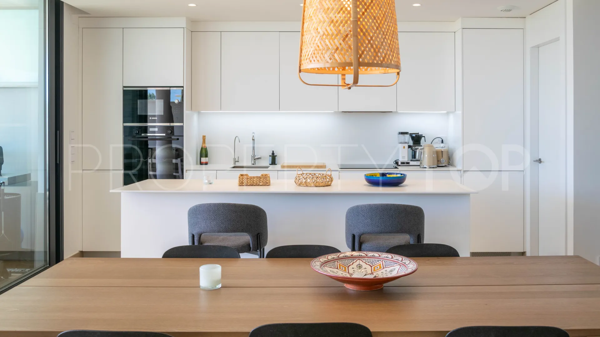 For sale El Higueron 2 bedrooms ground floor apartment