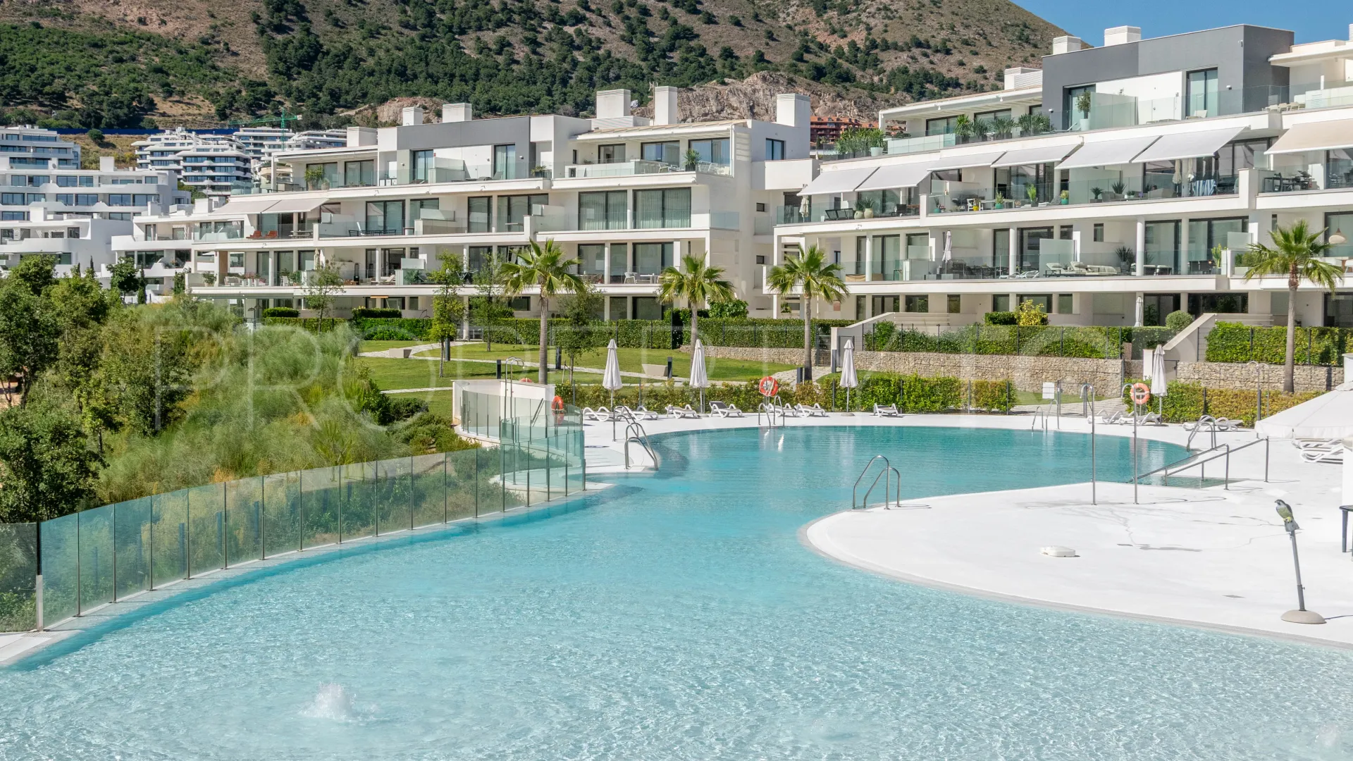 For sale El Higueron 2 bedrooms ground floor apartment