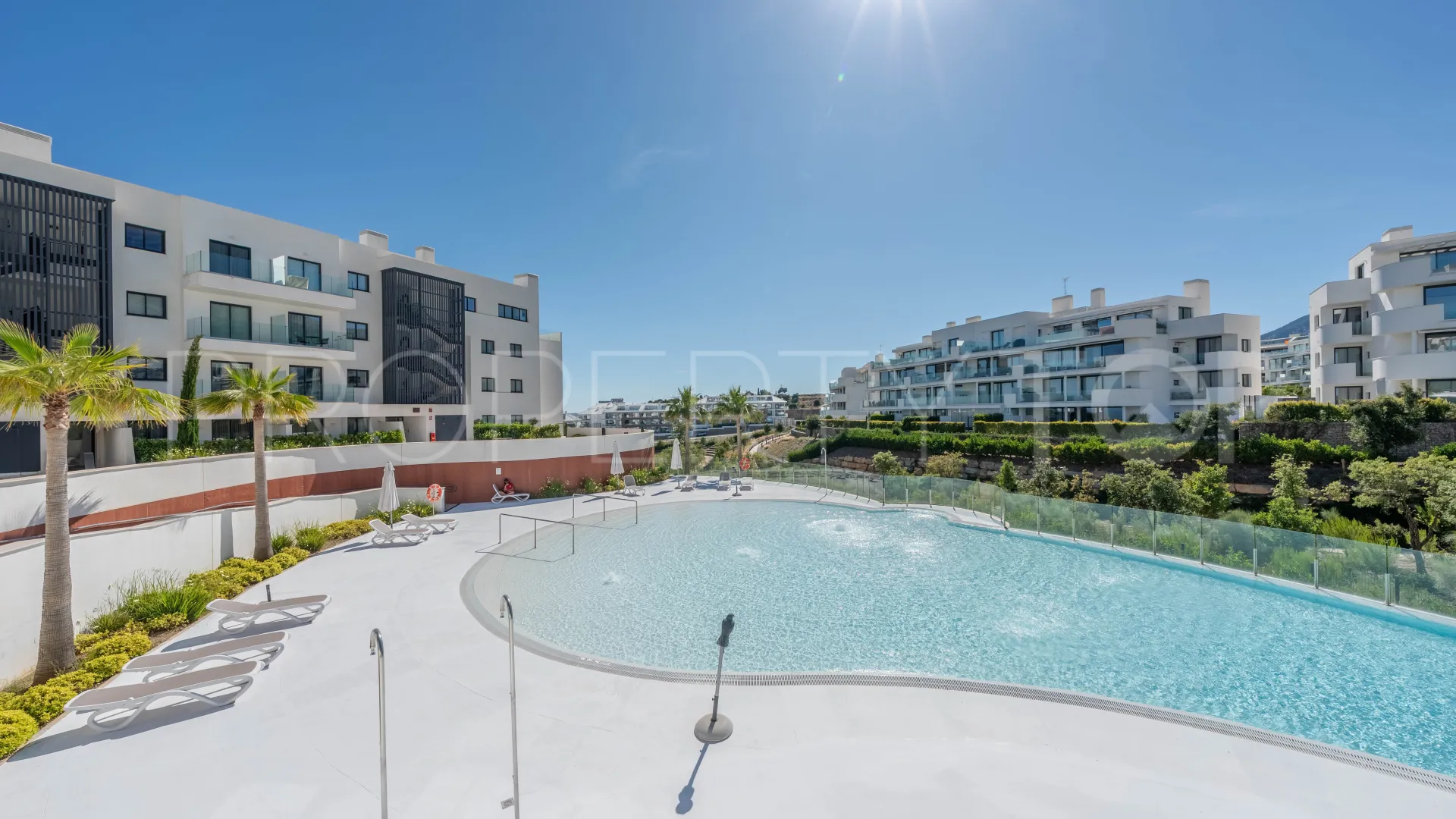 For sale El Higueron 2 bedrooms ground floor apartment