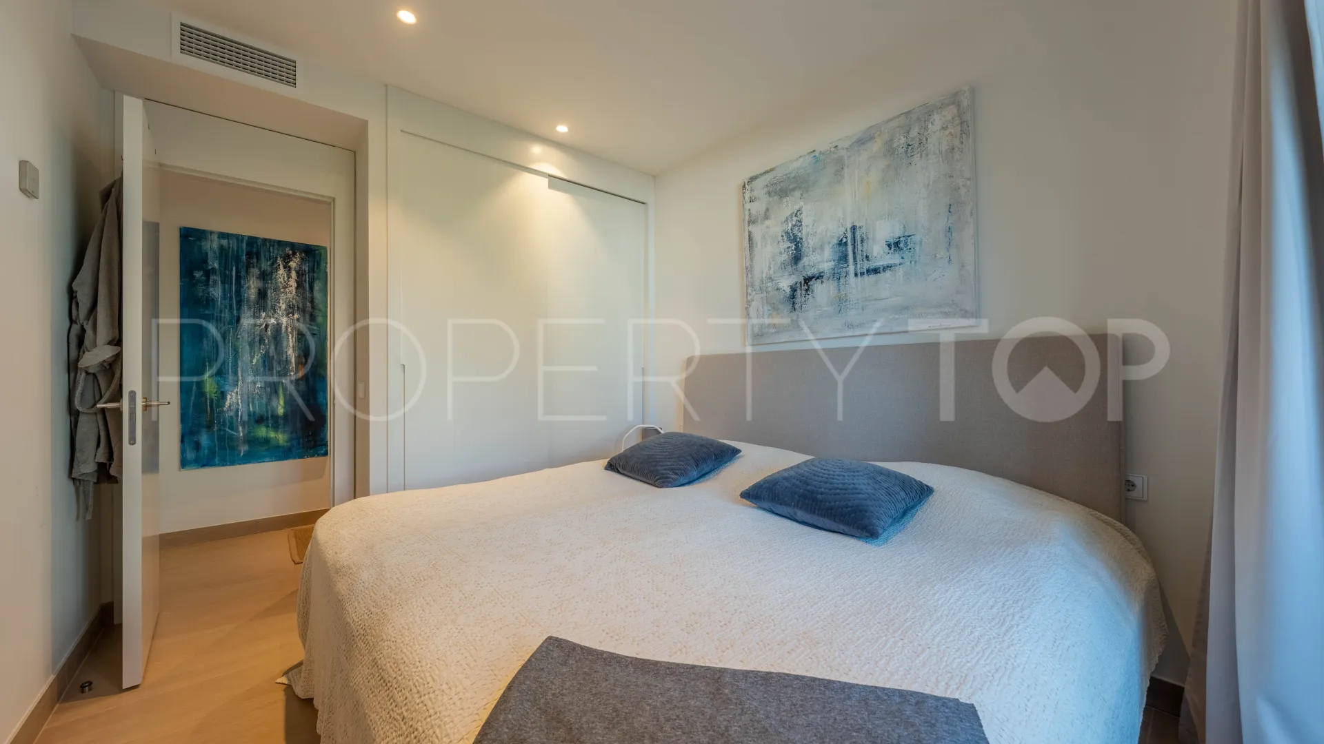 For sale El Higueron 2 bedrooms ground floor apartment