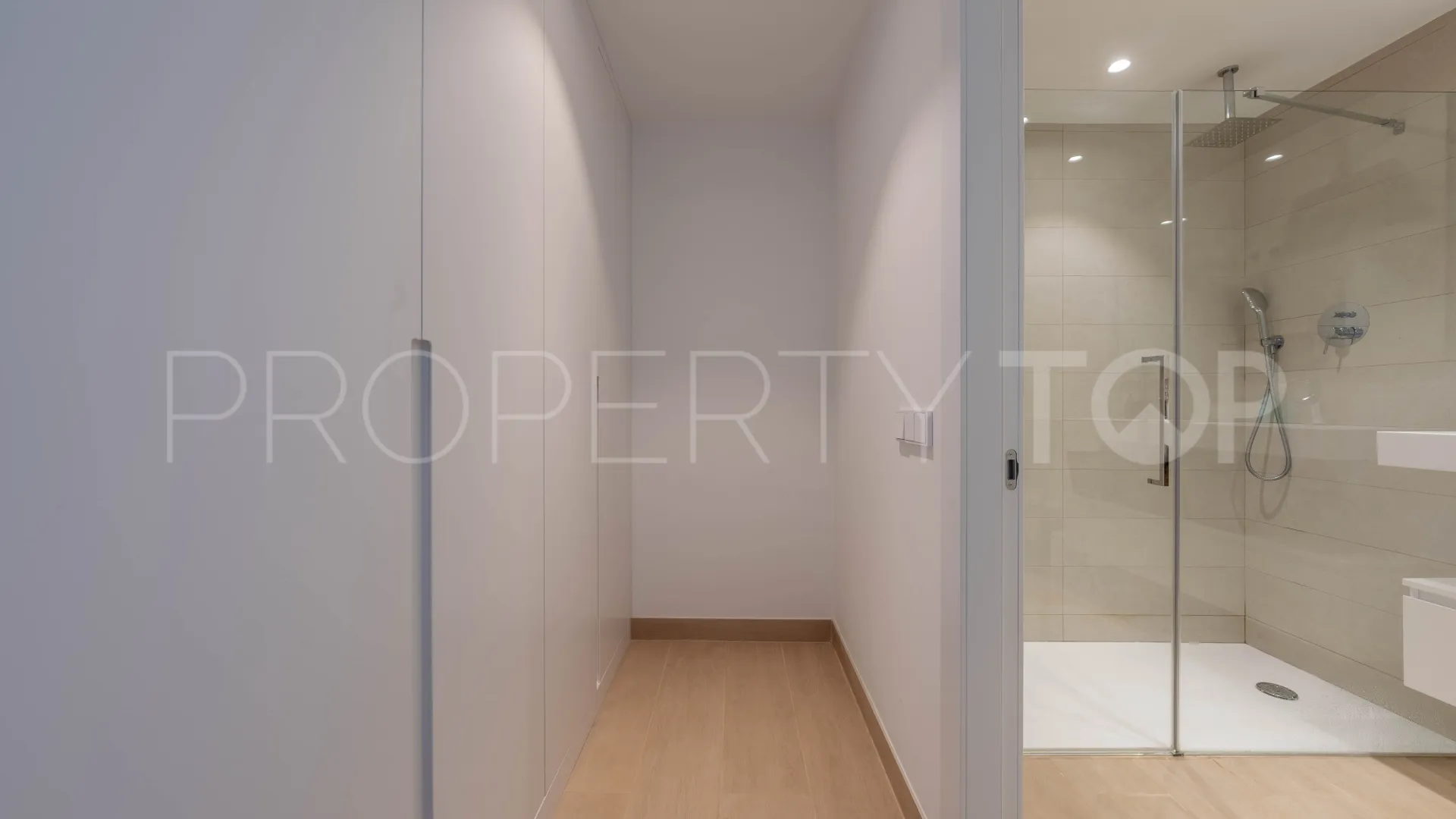 For sale El Higueron 2 bedrooms ground floor apartment