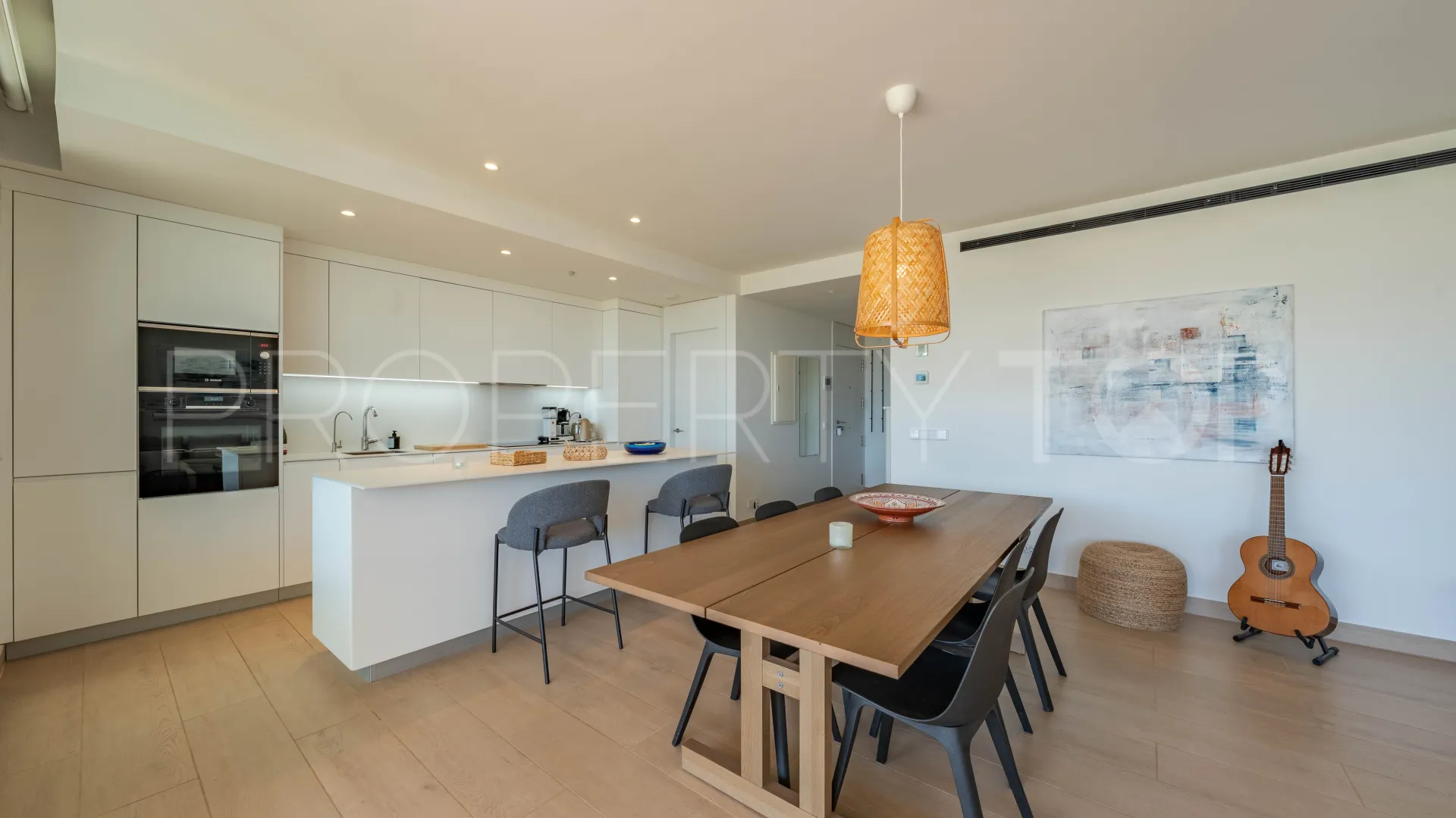 For sale El Higueron 2 bedrooms ground floor apartment