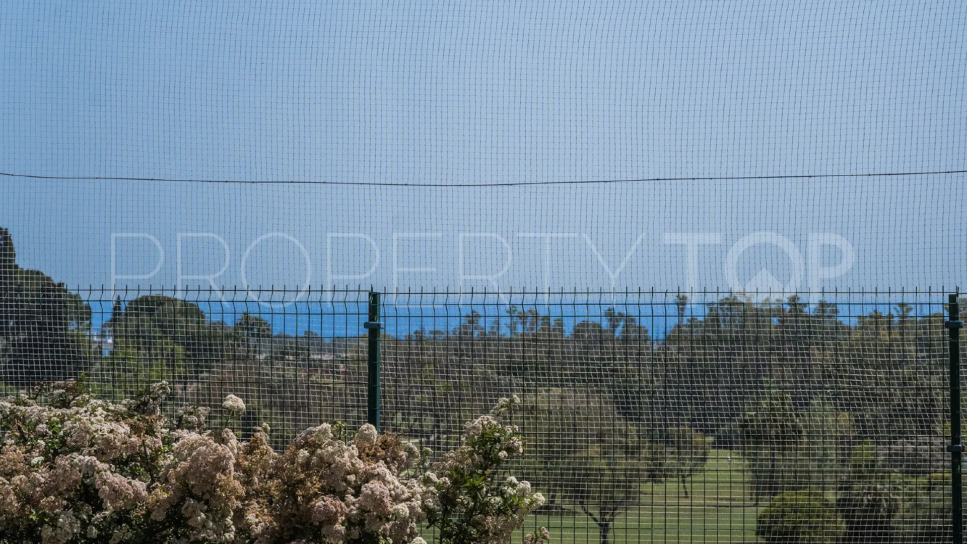 4 bedrooms Nueva Andalucia ground floor apartment for sale