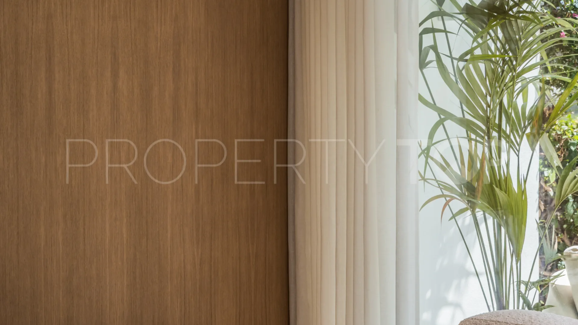 4 bedrooms Nueva Andalucia ground floor apartment for sale