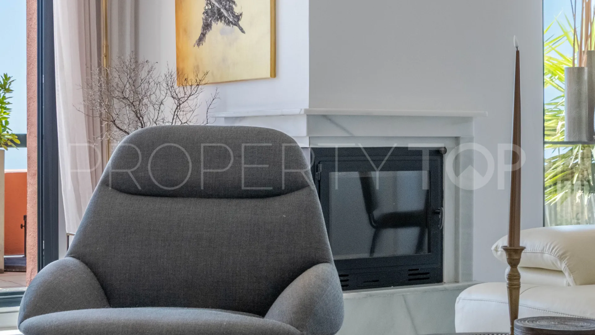 Duplex penthouse for sale in Calahonda with 4 bedrooms