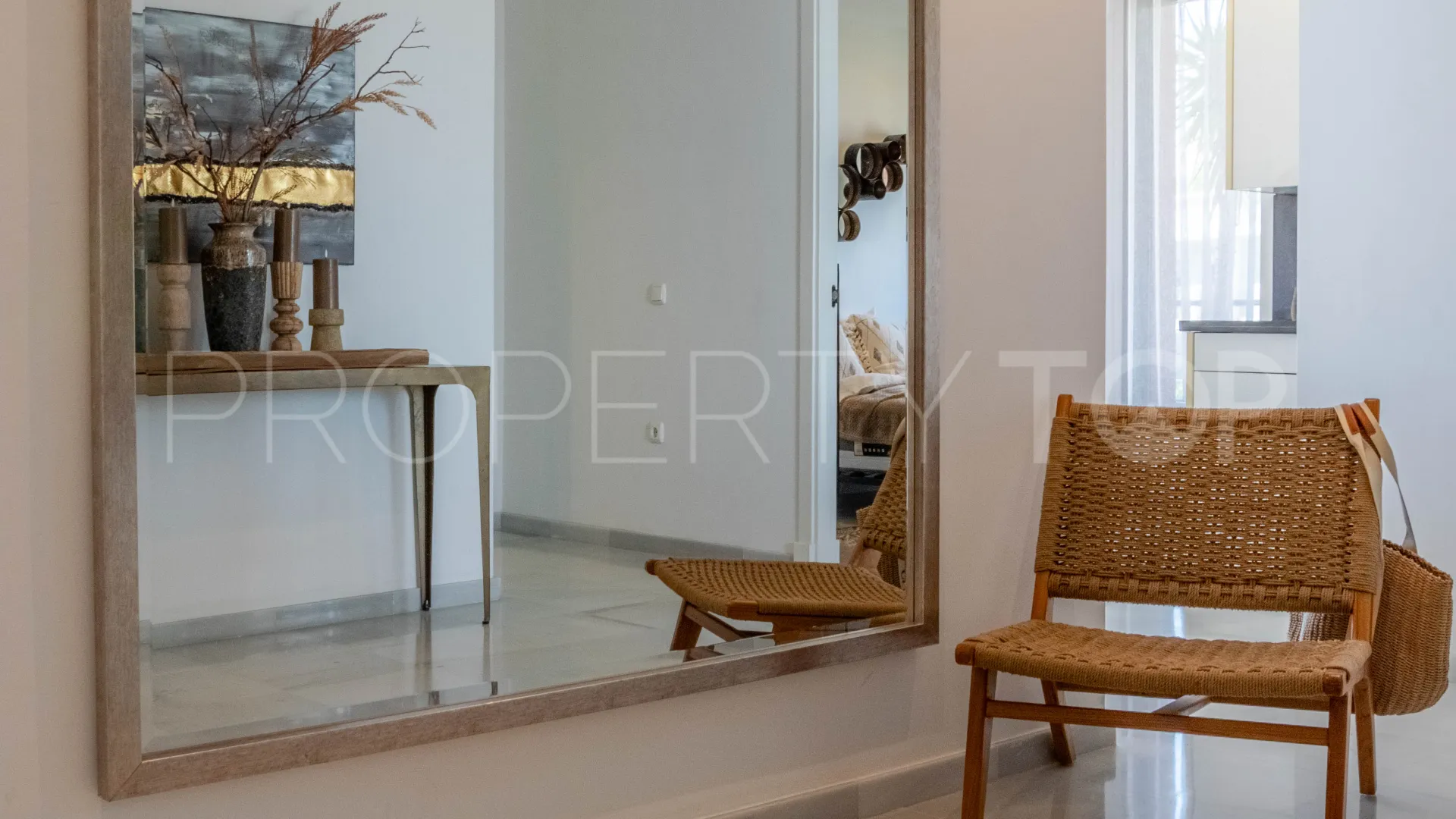 Duplex penthouse for sale in Calahonda with 4 bedrooms